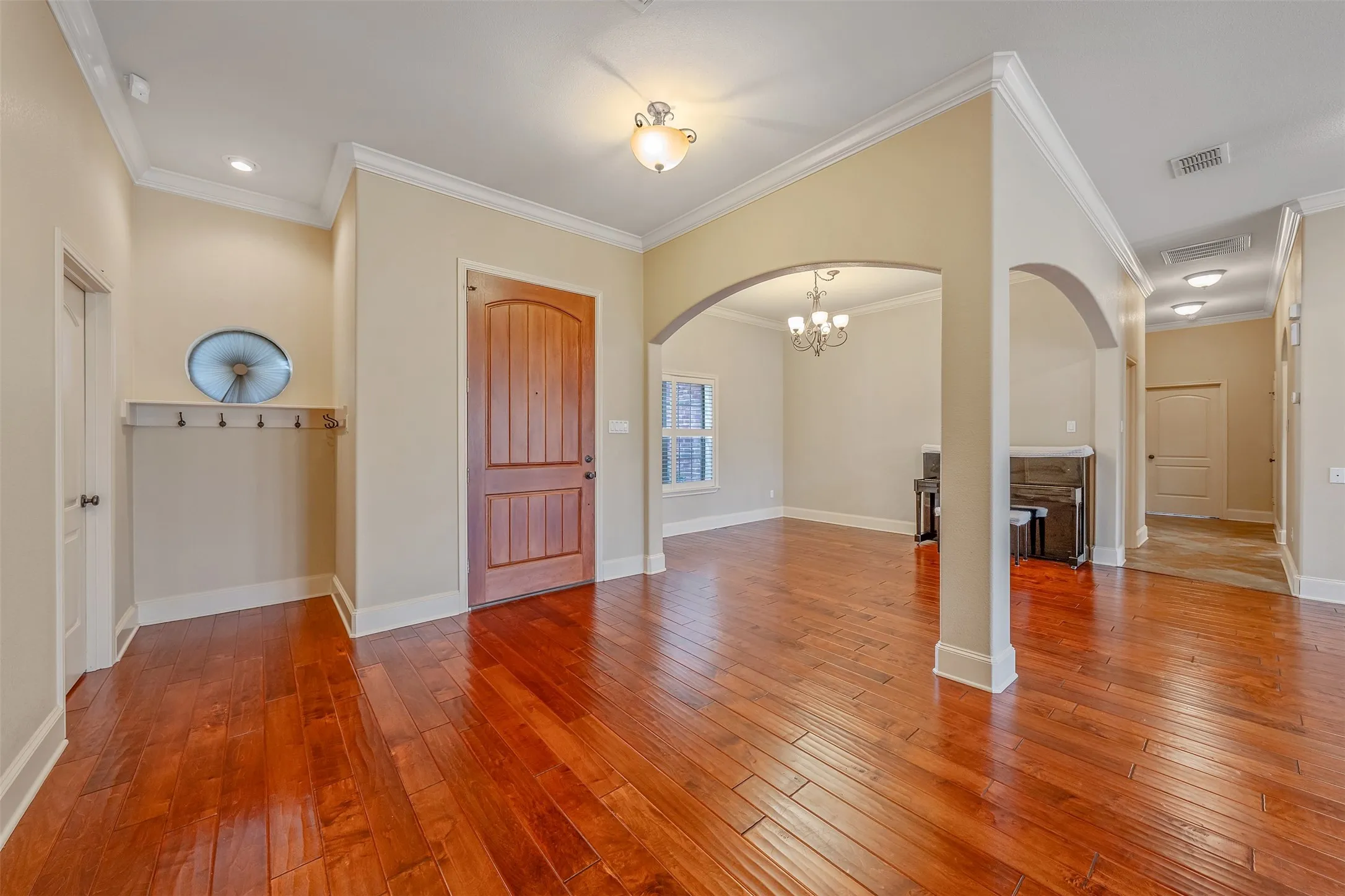 Single Family Residence For Sale in Smith County , 6526 Ashmore, Tyler, Texas 75703, 3 Bedroom, 3 Bathroom, 3 Garage spaces, 2,710 Sqft, built in 2006, mls#21367760, Real Estate Agent in Tyler, Homes For Sale in Smith county, Homes For Sale in Tyler, Realtor in Tyler Texas, Real Estate Brokerage Independent Realty Texas, Luminita Cordes Realtor