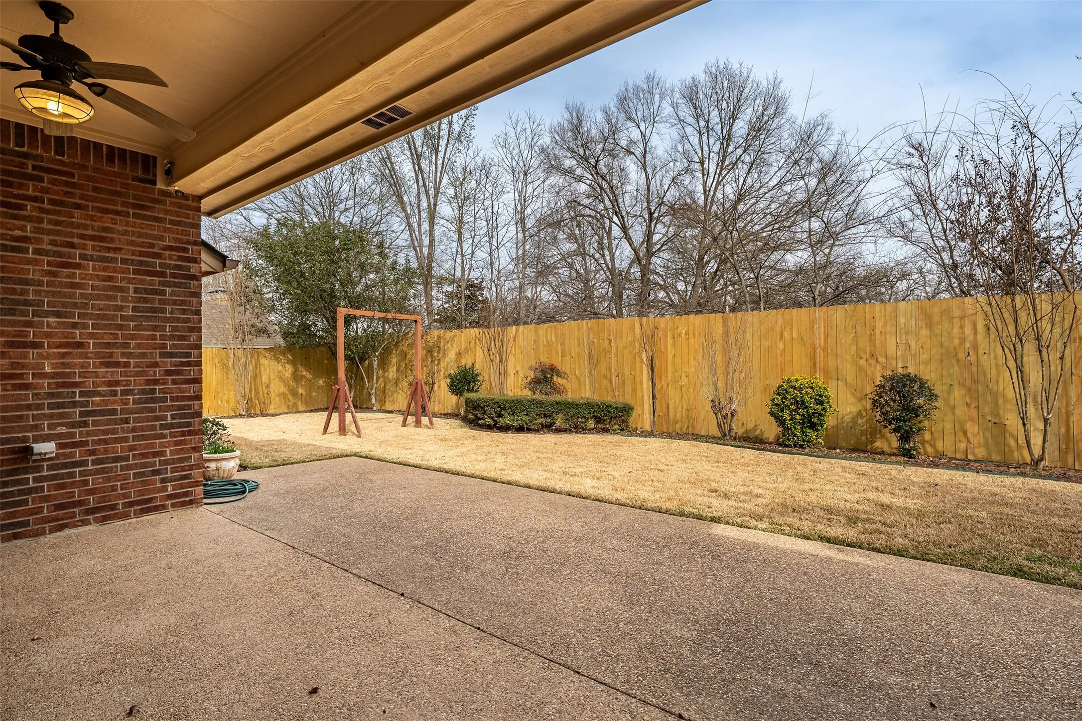 Single Family Residence For Sale in Smith County , 6526 Ashmore, Tyler, Texas 75703, 3 Bedroom, 3 Bathroom, 3 Garage spaces, 2,710 Sqft, built in 2006, mls#21367760, Real Estate Agent in Tyler, Homes For Sale in Smith county, Homes For Sale in Tyler, Realtor in Tyler Texas, Real Estate Brokerage Independent Realty Texas, Luminita Cordes Realtor