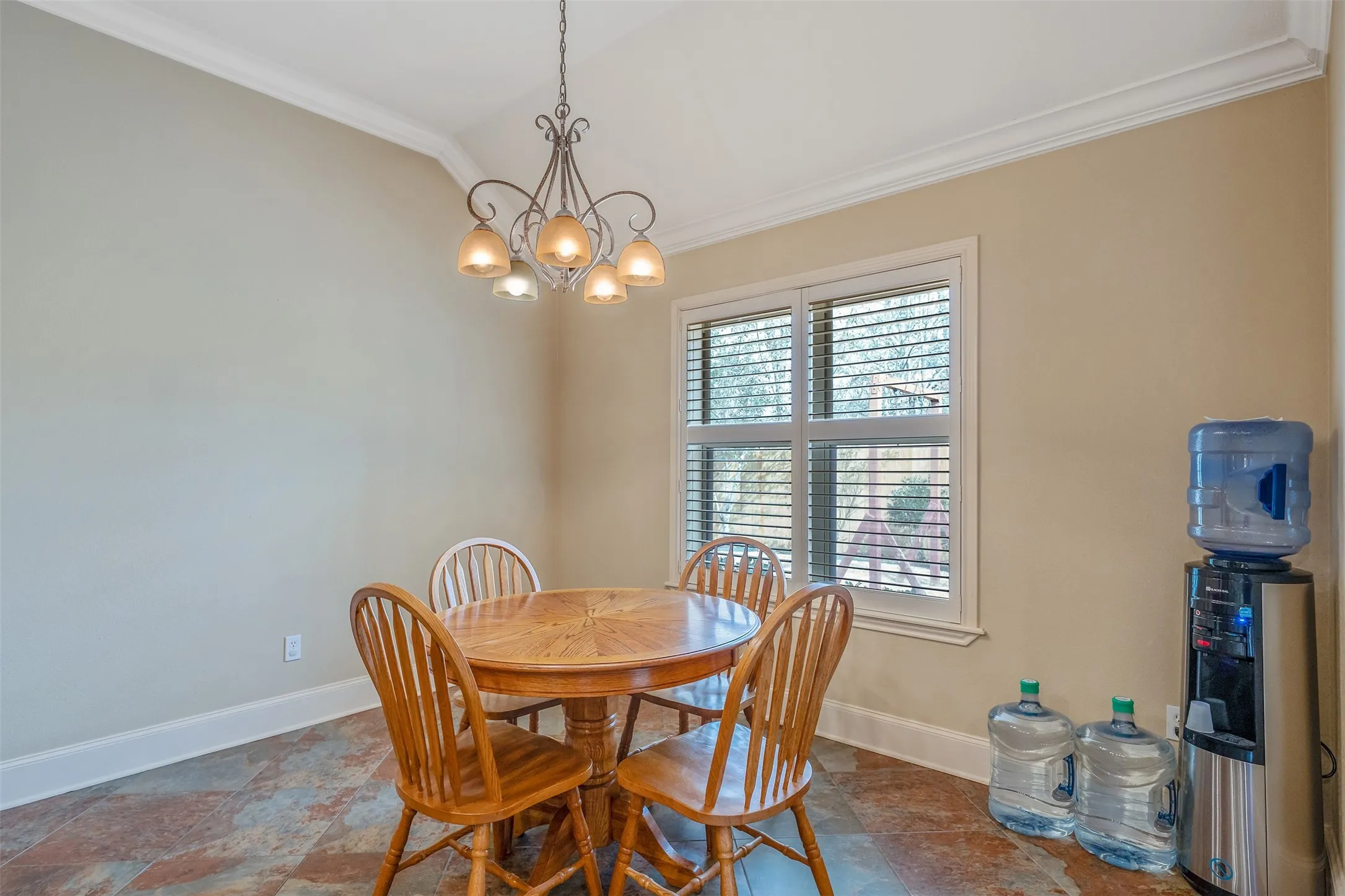 Single Family Residence For Sale in Smith County , 6526 Ashmore, Tyler, Texas 75703, 3 Bedroom, 3 Bathroom, 3 Garage spaces, 2,710 Sqft, built in 2006, mls#21367760, Real Estate Agent in Tyler, Homes For Sale in Smith county, Homes For Sale in Tyler, Realtor in Tyler Texas, Real Estate Brokerage Independent Realty Texas, Luminita Cordes Realtor