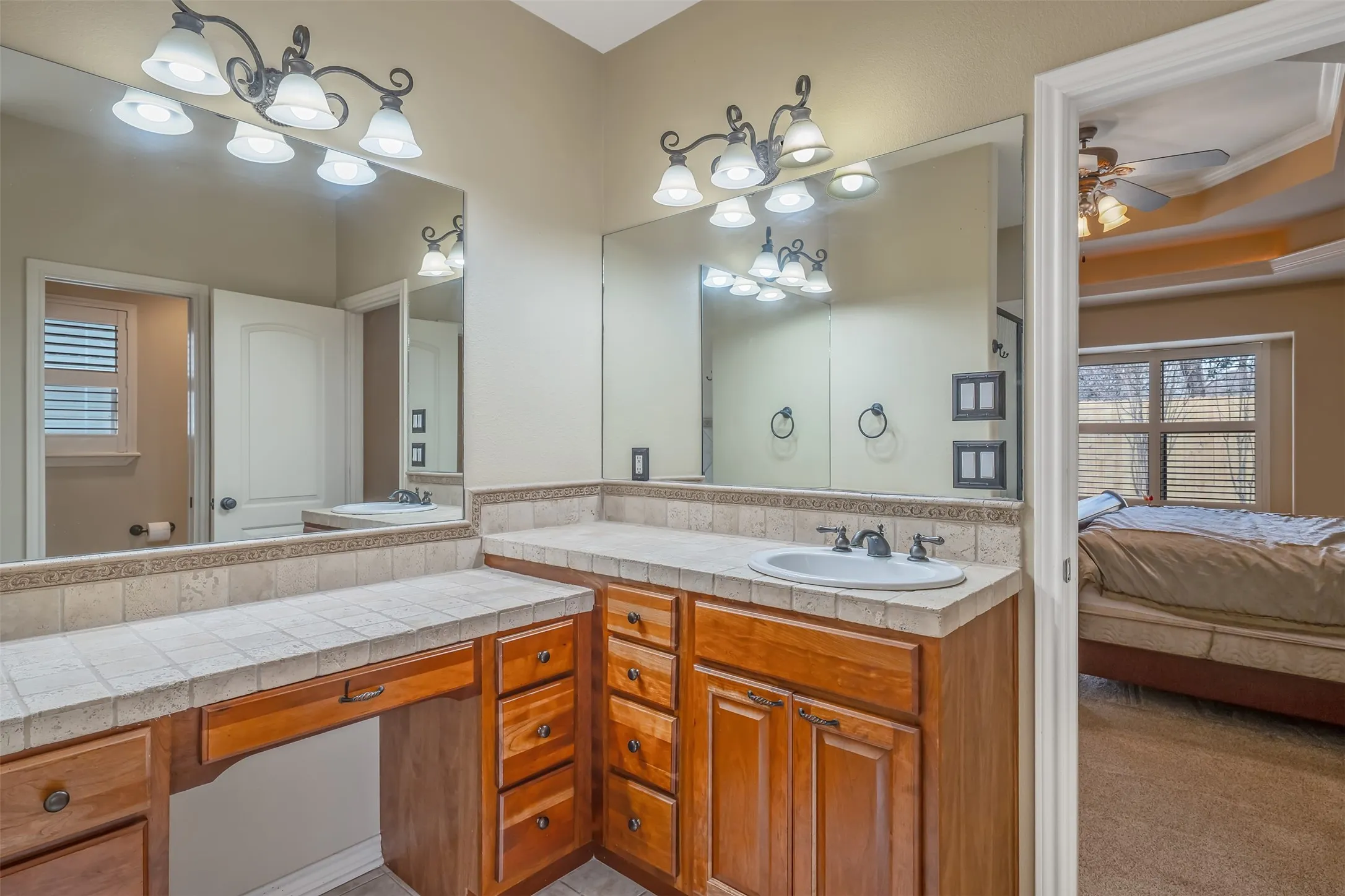 Single Family Residence For Sale in Smith County , 6526 Ashmore, Tyler, Texas 75703, 3 Bedroom, 3 Bathroom, 3 Garage spaces, 2,710 Sqft, built in 2006, mls#21367760, Real Estate Agent in Tyler, Homes For Sale in Smith county, Homes For Sale in Tyler, Realtor in Tyler Texas, Real Estate Brokerage Independent Realty Texas, Luminita Cordes Realtor