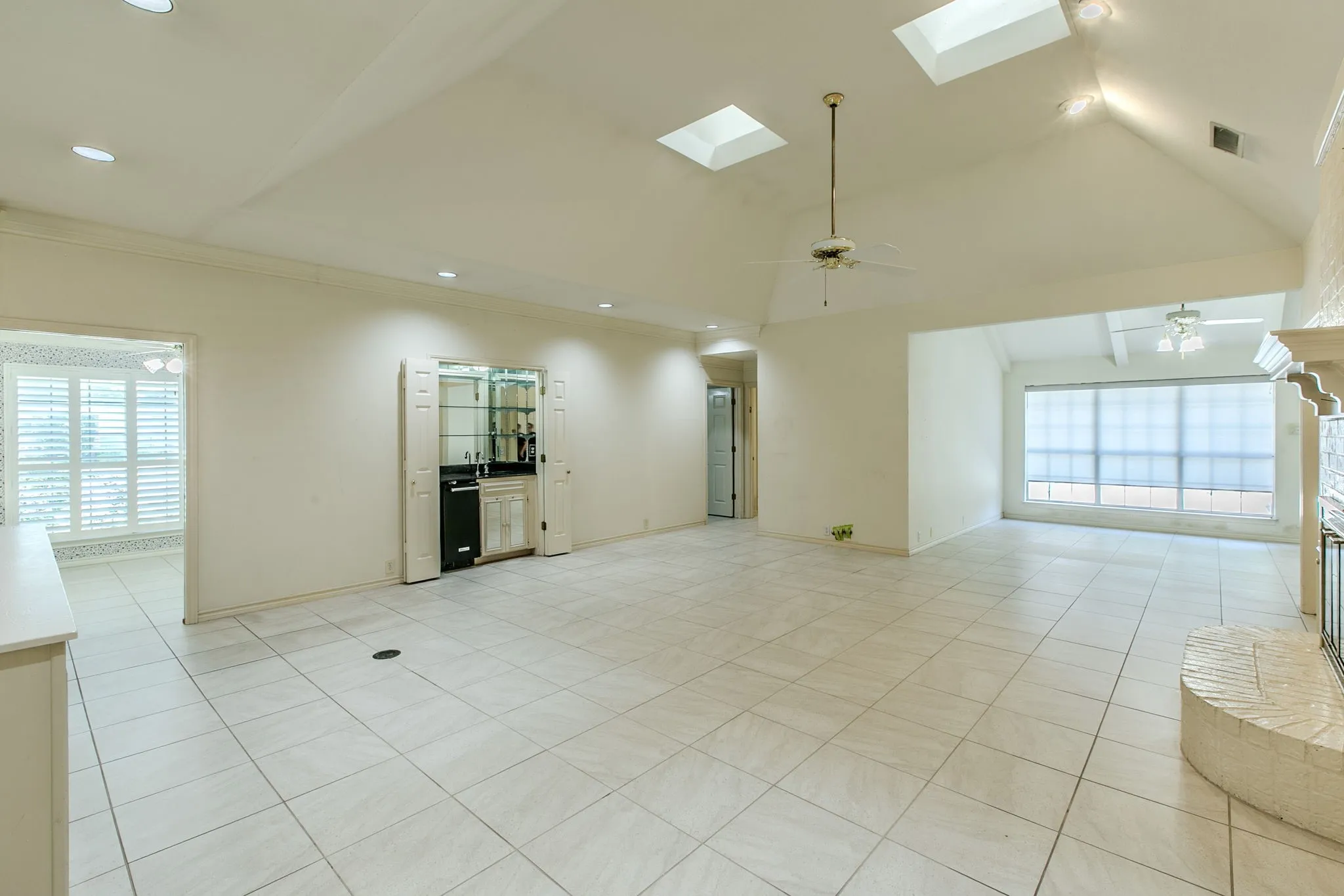 Single Family Residence For Sale in Mc Lennan County , 3021 Chimney Hill Drive, Waco, Texas 76708, 4 Bedroom, 3 Bathroom, 2 Garage spaces, 2,717 Sqft, built in 1986, mls#21367683, Real Estate Agent in Waco, Homes For Sale in Mc Lennan county, Homes For Sale in Waco, Realtor in Waco Texas, Real Estate Brokerage Independent Realty Texas, Luminita Cordes Realtor