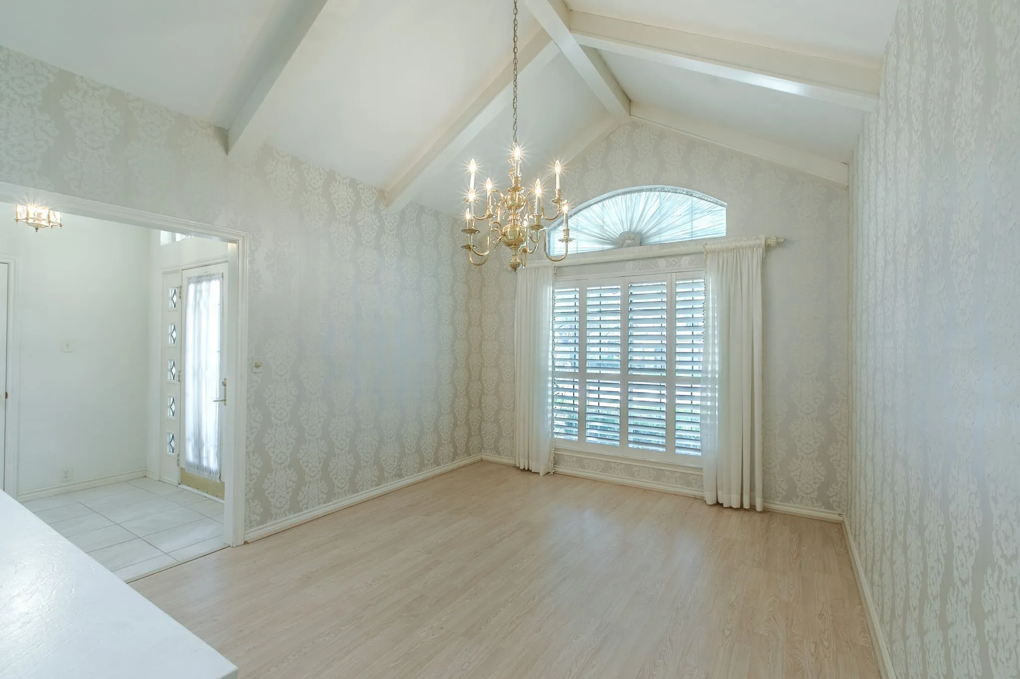 Single Family Residence For Sale in Mc Lennan County , 3021 Chimney Hill Drive, Waco, Texas 76708, 4 Bedroom, 3 Bathroom, 2 Garage spaces, 2,717 Sqft, built in 1986, mls#21367683, Real Estate Agent in Waco, Homes For Sale in Mc Lennan county, Homes For Sale in Waco, Realtor in Waco Texas, Real Estate Brokerage Independent Realty Texas, Luminita Cordes Realtor