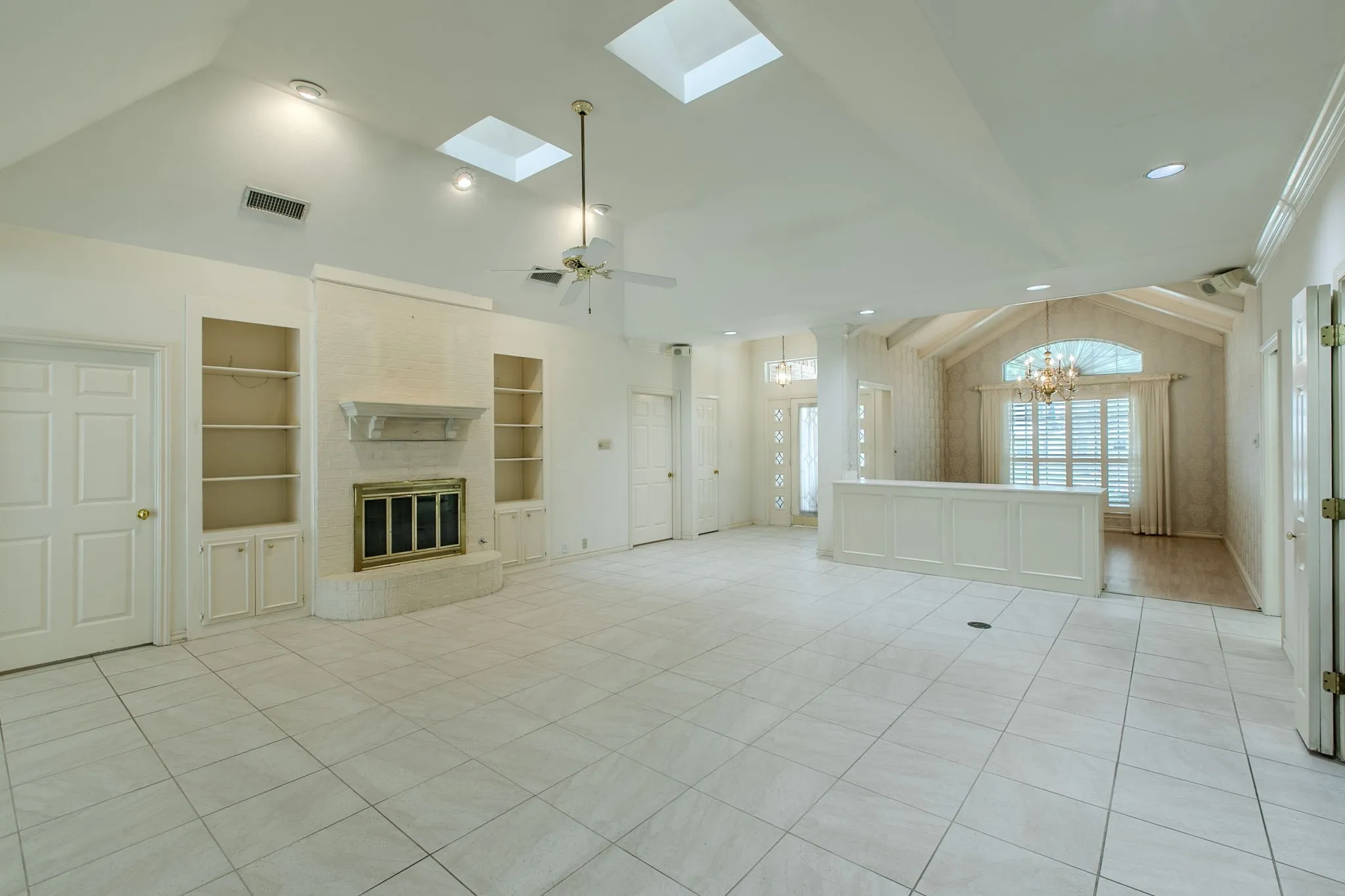 Single Family Residence For Sale in Mc Lennan County , 3021 Chimney Hill Drive, Waco, Texas 76708, 4 Bedroom, 3 Bathroom, 2 Garage spaces, 2,717 Sqft, built in 1986, mls#21367683, Real Estate Agent in Waco, Homes For Sale in Mc Lennan county, Homes For Sale in Waco, Realtor in Waco Texas, Real Estate Brokerage Independent Realty Texas, Luminita Cordes Realtor