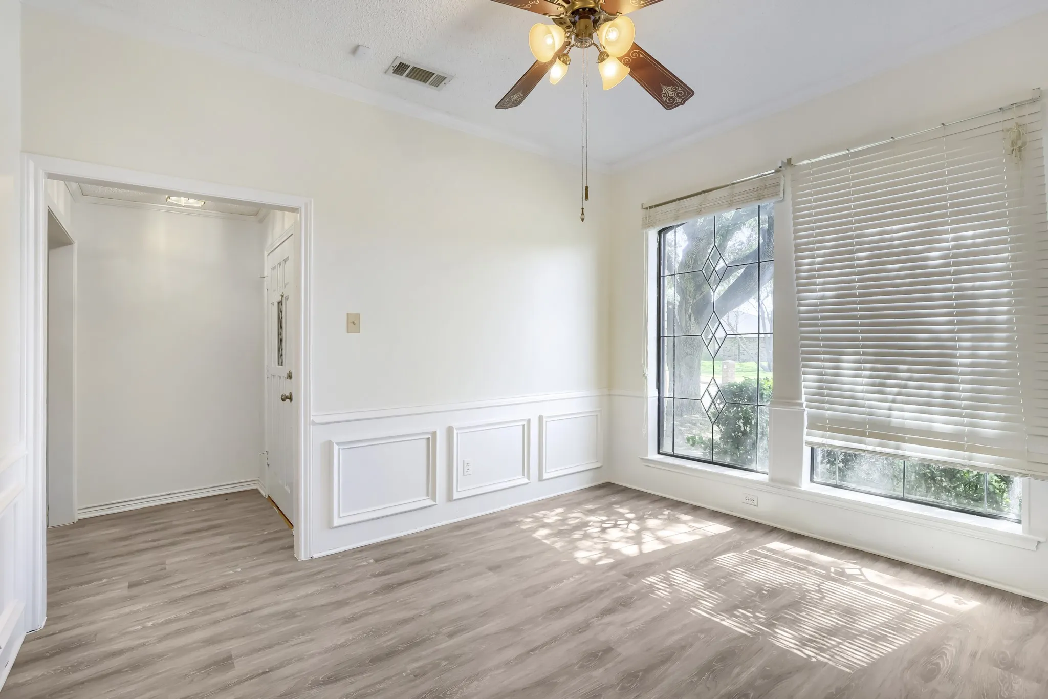 Single Family Residence For Sale in Dallas County , 1931 Silver Creek Place, Duncanville, Texas 75137, 3 Bedroom, 2 Bathroom, 2 Garage spaces, 2,135 Sqft, built in 1984, mls#21250679, Real Estate Agent in Duncanville, Homes For Sale in Dallas county, Homes For Sale in Duncanville, Realtor in Duncanville Texas, Real Estate Brokerage Independent Realty Texas, Luminita Cordes Realtor