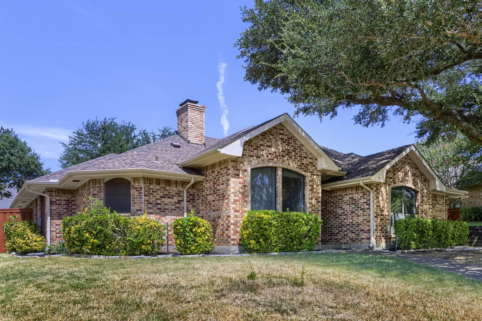 Single Family Residence For Sale in Dallas County , 1931 Silver Creek Place, Duncanville, Texas 75137, 3 Bedroom, 2 Bathroom, 2 Garage spaces, 2,135 Sqft, built in 1984, mls#21250679, Real Estate Agent in Duncanville, Homes For Sale in Dallas county, Homes For Sale in Duncanville, Realtor in Duncanville Texas, Real Estate Brokerage Independent Realty Texas, Luminita Cordes Realtor