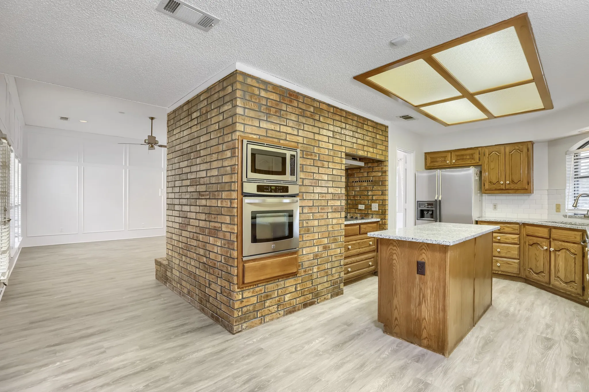 Single Family Residence For Sale in Dallas County , 1931 Silver Creek Place, Duncanville, Texas 75137, 3 Bedroom, 2 Bathroom, 2 Garage spaces, 2,135 Sqft, built in 1984, mls#21250679, Real Estate Agent in Duncanville, Homes For Sale in Dallas county, Homes For Sale in Duncanville, Realtor in Duncanville Texas, Real Estate Brokerage Independent Realty Texas, Luminita Cordes Realtor
