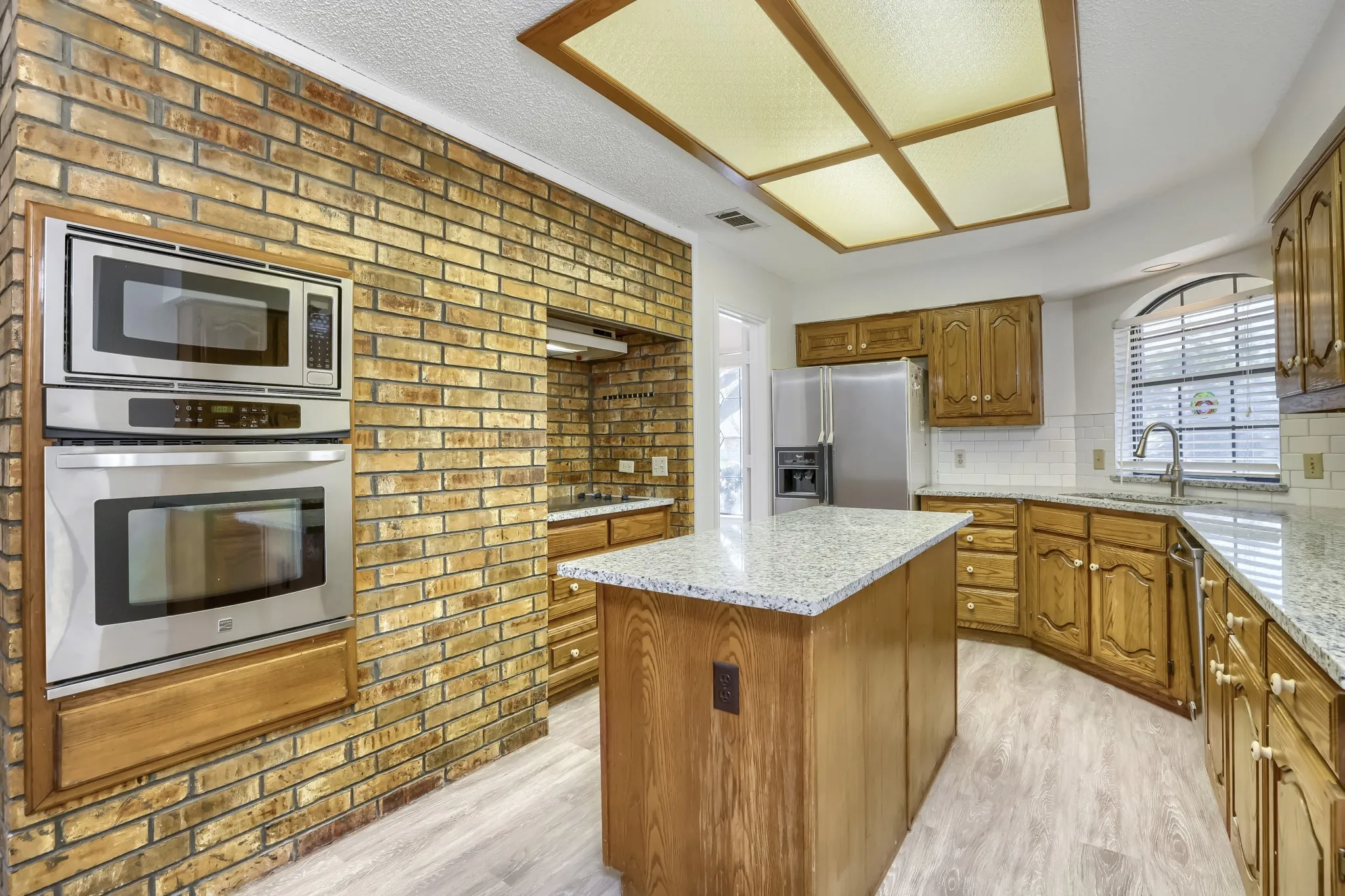 Single Family Residence For Sale in Dallas County , 1931 Silver Creek Place, Duncanville, Texas 75137, 3 Bedroom, 2 Bathroom, 2 Garage spaces, 2,135 Sqft, built in 1984, mls#21250679, Real Estate Agent in Duncanville, Homes For Sale in Dallas county, Homes For Sale in Duncanville, Realtor in Duncanville Texas, Real Estate Brokerage Independent Realty Texas, Luminita Cordes Realtor