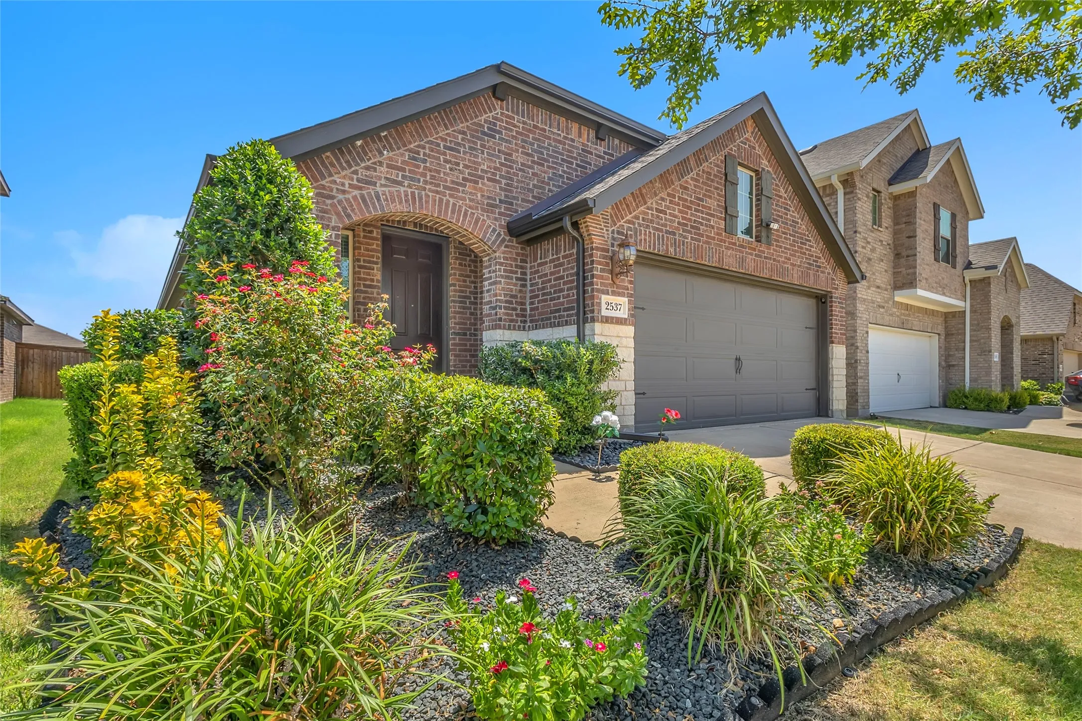 Single Family Residence For Sale in Kaufman County , 2537 Pettus Drive, Forney, Texas 75126, 3 Bedroom, 2 Bathroom, 2 Garage spaces, 1,520 Sqft, built in 2020, mls#21367768, Real Estate Agent in Forney, Homes For Sale in Kaufman county, Homes For Sale in Forney, Realtor in Forney Texas, Real Estate Brokerage Independent Realty Texas, Luminita Cordes Realtor