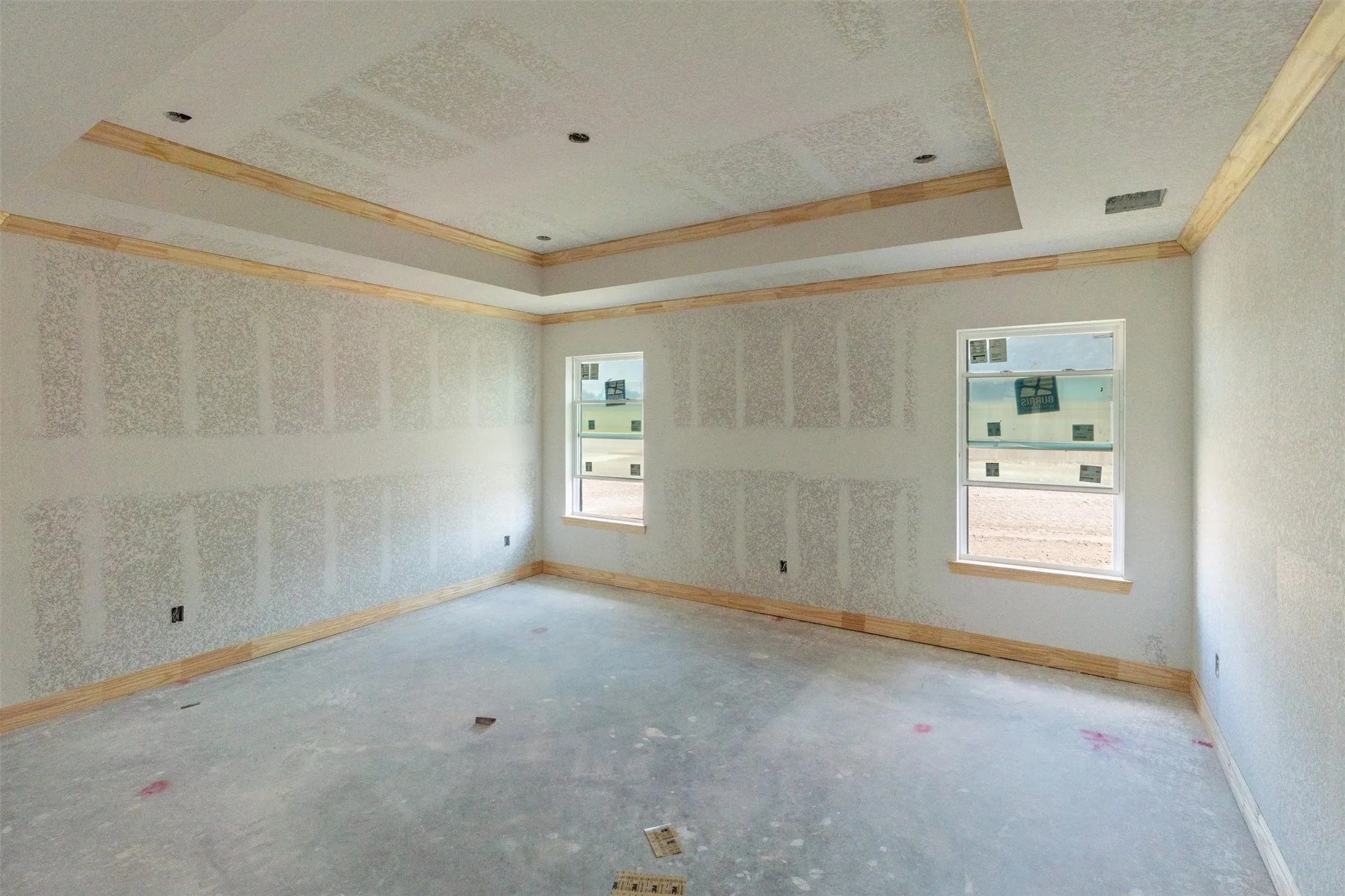 Tray ceiling with crown molding and recessed lighting