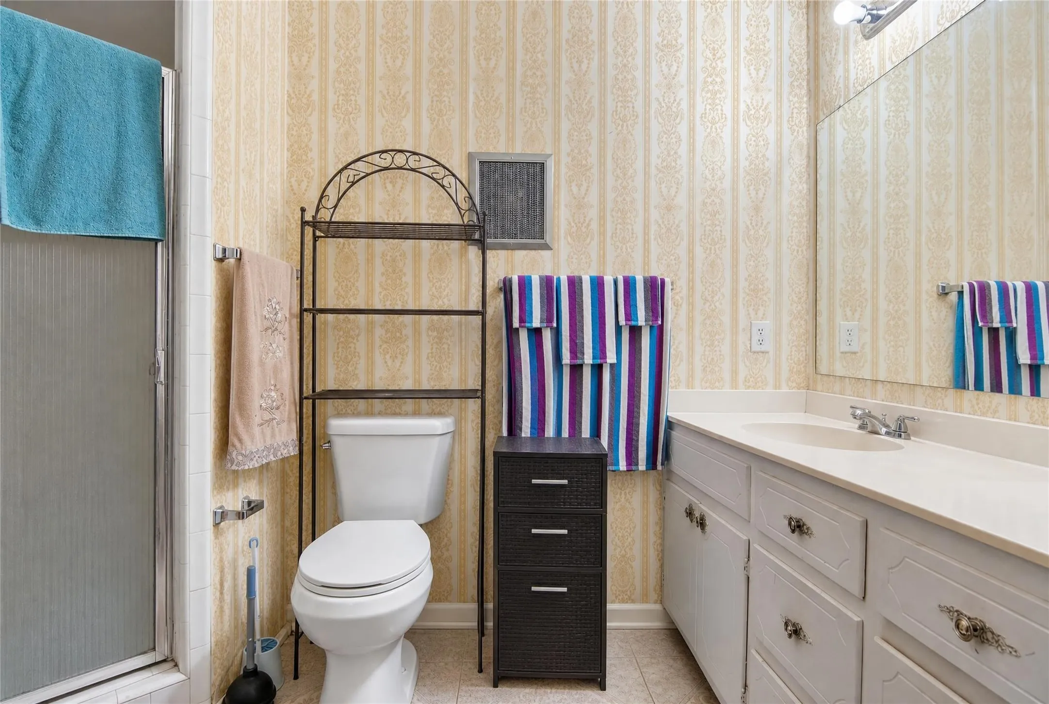 Single Family Residence For Sale in Mc Lennan County , 3117 N 15th Street, Waco, Texas 76708, 3 Bedroom, 3 Bathroom, Garage spaces, 2,248 Sqft, built in 1976, mls#21367703, Real Estate Agent in Waco, Homes For Sale in Mc Lennan county, Homes For Sale in Waco, Realtor in Waco Texas, Real Estate Brokerage Independent Realty Texas, Luminita Cordes Realtor