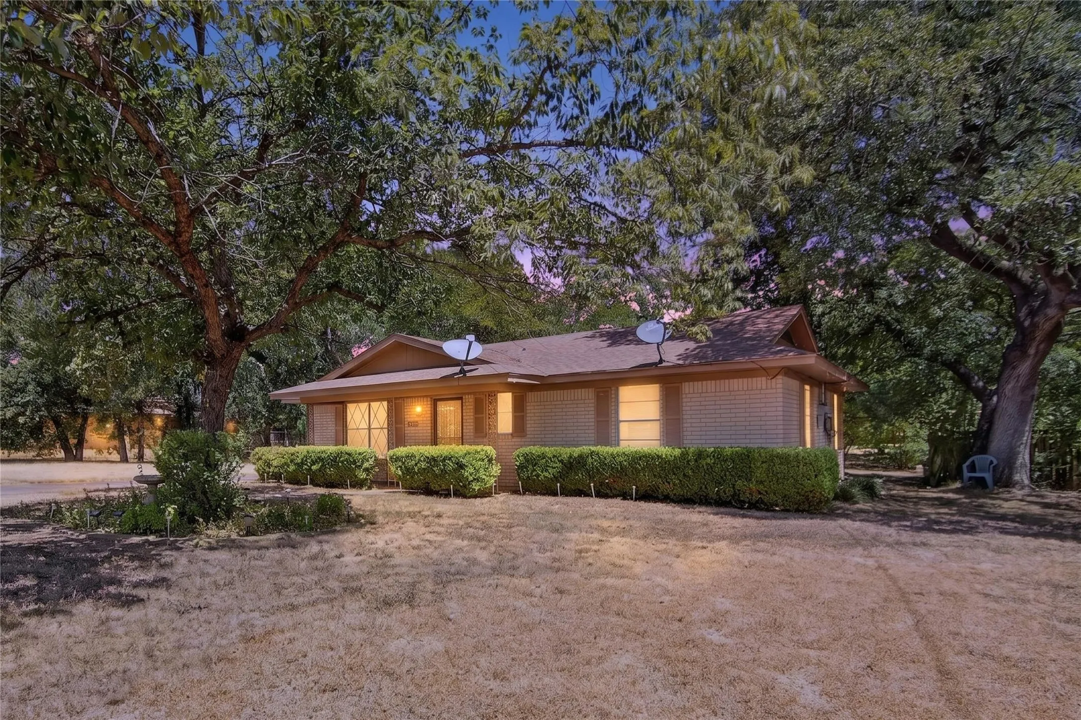 Single Family Residence For Sale in Mc Lennan County , 3117 N 15th Street, Waco, Texas 76708, 3 Bedroom, 3 Bathroom, Garage spaces, 2,248 Sqft, built in 1976, mls#21367703, Real Estate Agent in Waco, Homes For Sale in Mc Lennan county, Homes For Sale in Waco, Realtor in Waco Texas, Real Estate Brokerage Independent Realty Texas, Luminita Cordes Realtor
