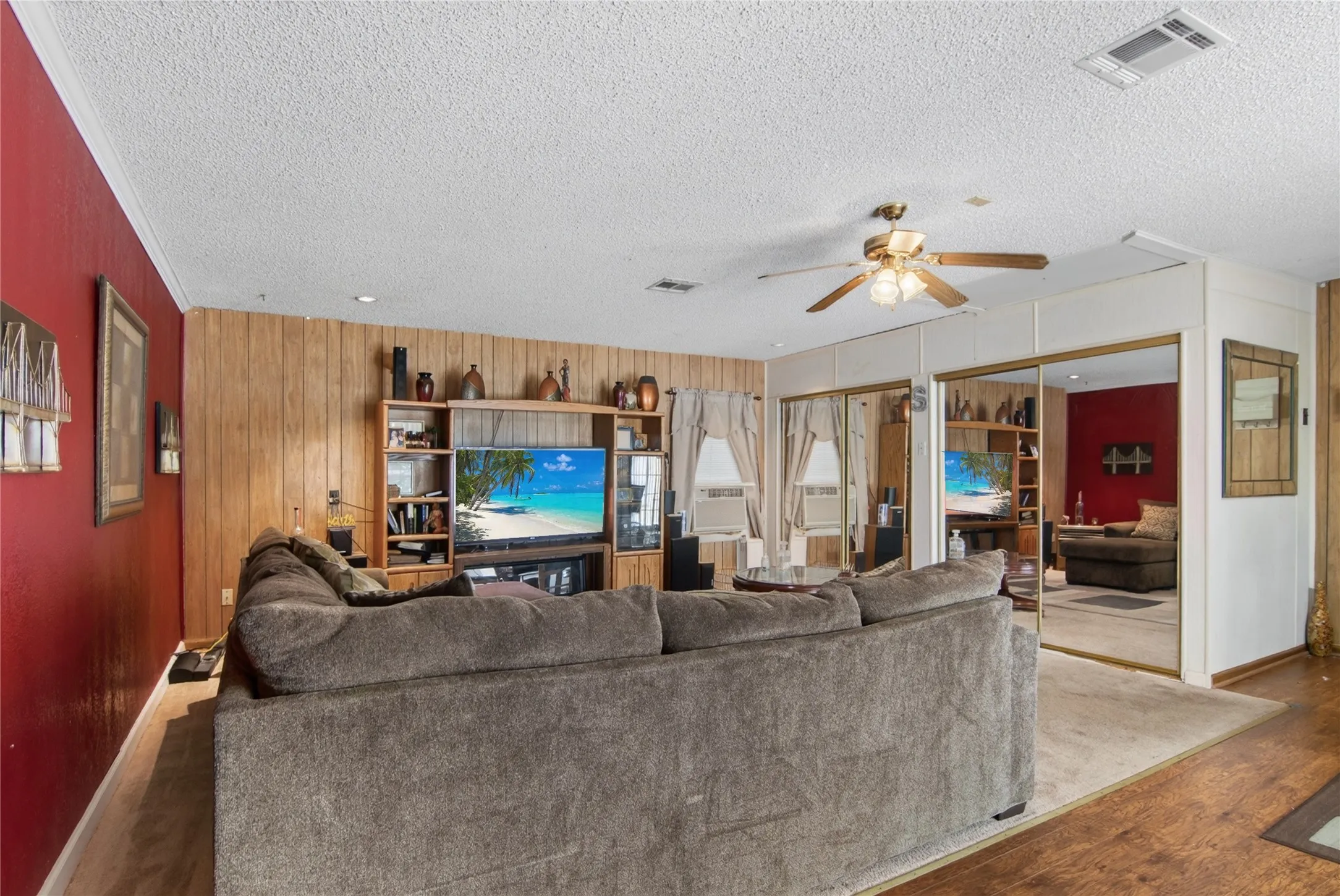 Single Family Residence For Sale in Mc Lennan County , 3117 N 15th Street, Waco, Texas 76708, 3 Bedroom, 3 Bathroom, Garage spaces, 2,248 Sqft, built in 1976, mls#21367703, Real Estate Agent in Waco, Homes For Sale in Mc Lennan county, Homes For Sale in Waco, Realtor in Waco Texas, Real Estate Brokerage Independent Realty Texas, Luminita Cordes Realtor
