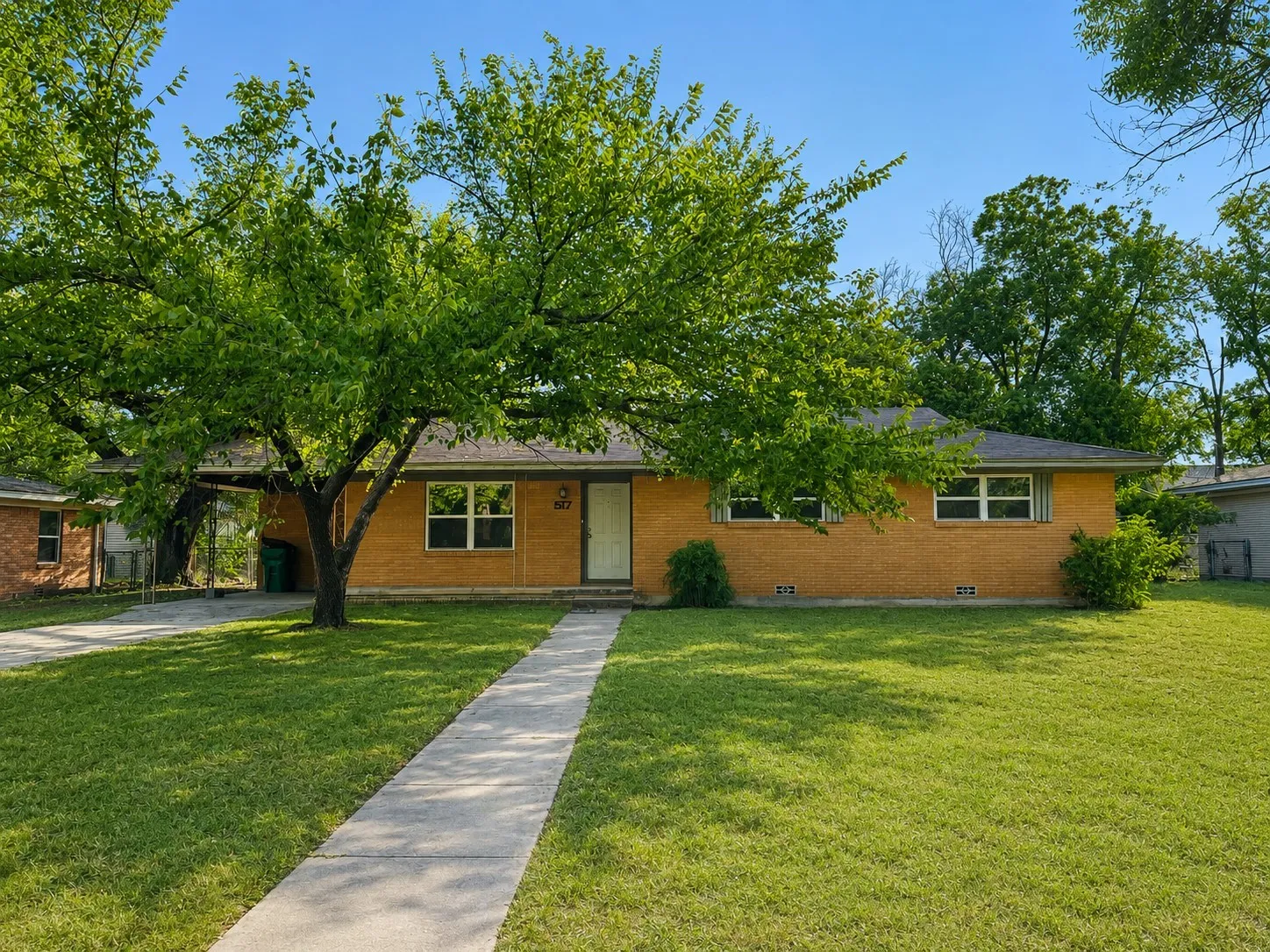 Single Family Residence For Rent in Erath County , 517 N LYDIA, Stephenville, Texas 76401, 3 Bedroom, 1 Bathroom, Garage spaces, 1,473 Sqft, built in 1957, mls#21367757, Real Estate Agent in Stephenville, Homes For Rent in Erath county, Homes For Rent in Stephenville, Realtor in Stephenville Texas, Real Estate Brokerage Independent Realty Texas, Luminita Cordes Realtor