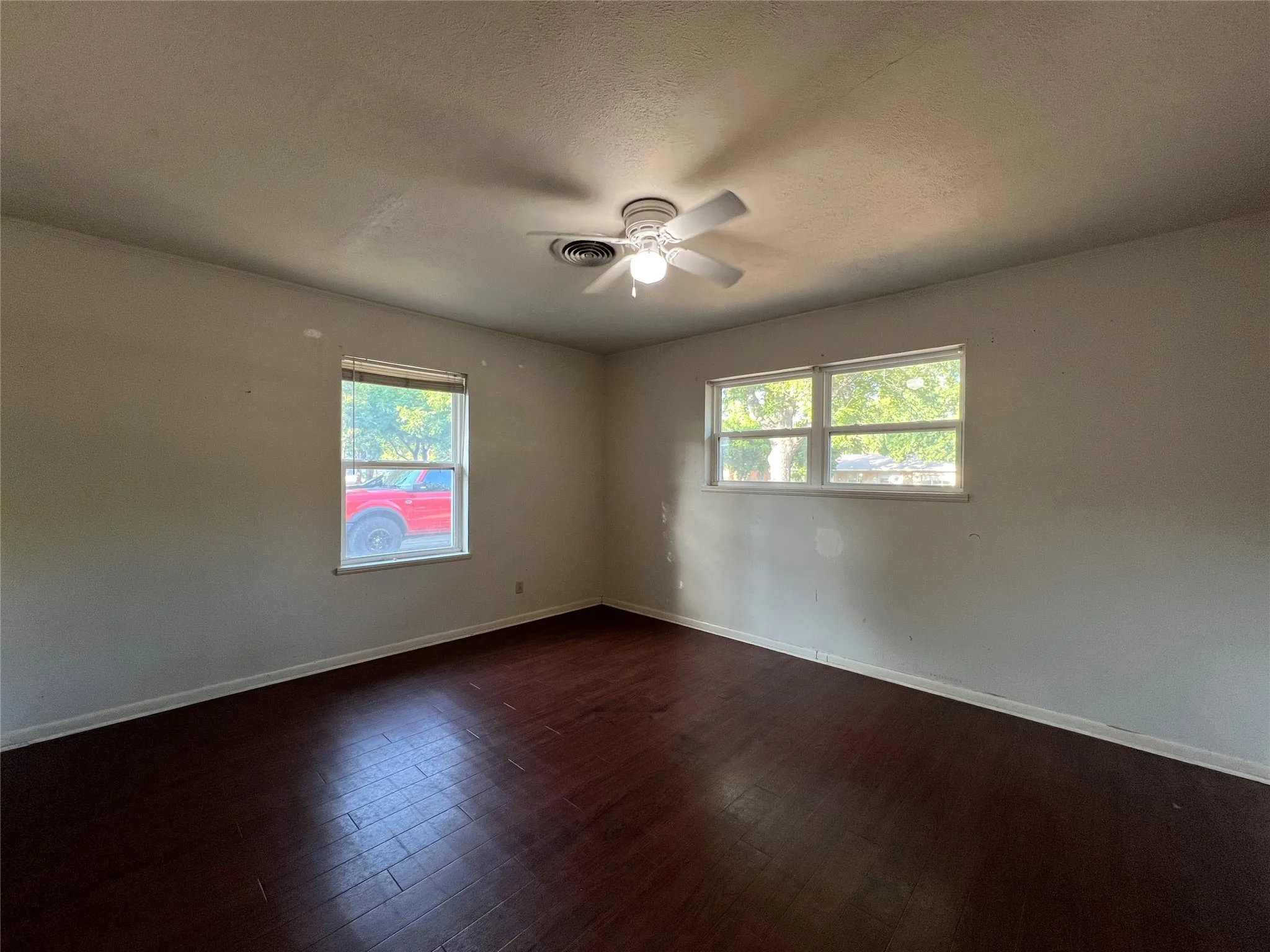 Single Family Residence For Rent in Erath County , 517 N LYDIA, Stephenville, Texas 76401, 3 Bedroom, 1 Bathroom, Garage spaces, 1,473 Sqft, built in 1957, mls#21367757, Real Estate Agent in Stephenville, Homes For Rent in Erath county, Homes For Rent in Stephenville, Realtor in Stephenville Texas, Real Estate Brokerage Independent Realty Texas, Luminita Cordes Realtor