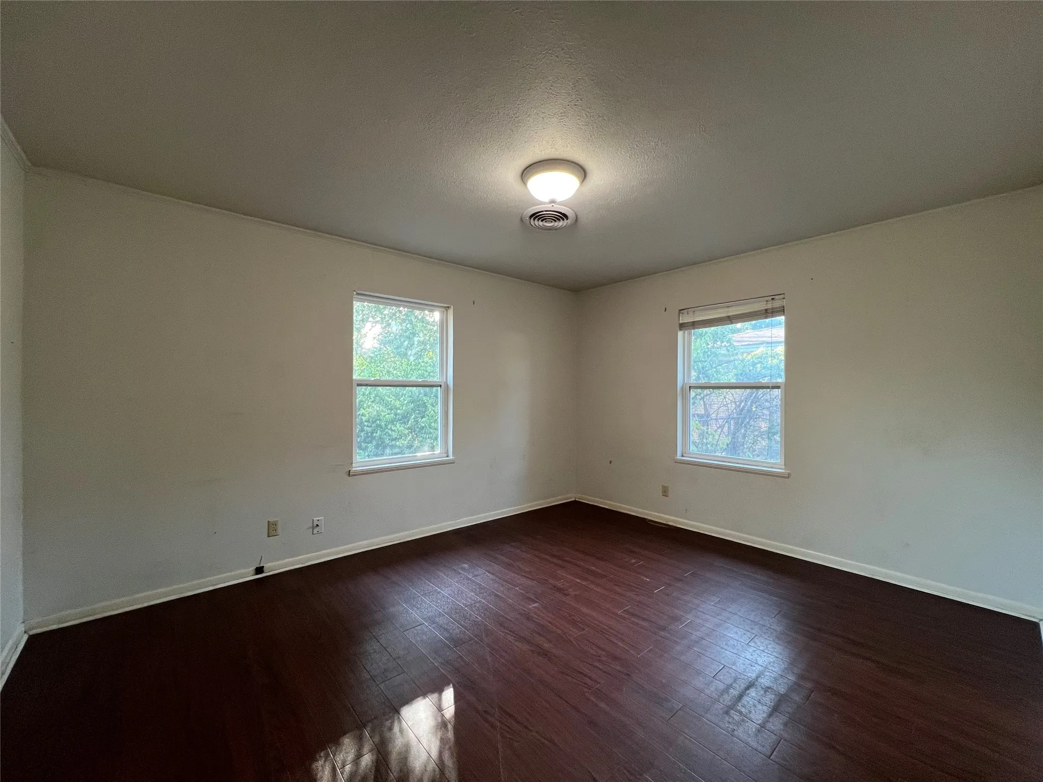 Single Family Residence For Rent in Erath County , 517 N LYDIA, Stephenville, Texas 76401, 3 Bedroom, 1 Bathroom, Garage spaces, 1,473 Sqft, built in 1957, mls#21367757, Real Estate Agent in Stephenville, Homes For Rent in Erath county, Homes For Rent in Stephenville, Realtor in Stephenville Texas, Real Estate Brokerage Independent Realty Texas, Luminita Cordes Realtor