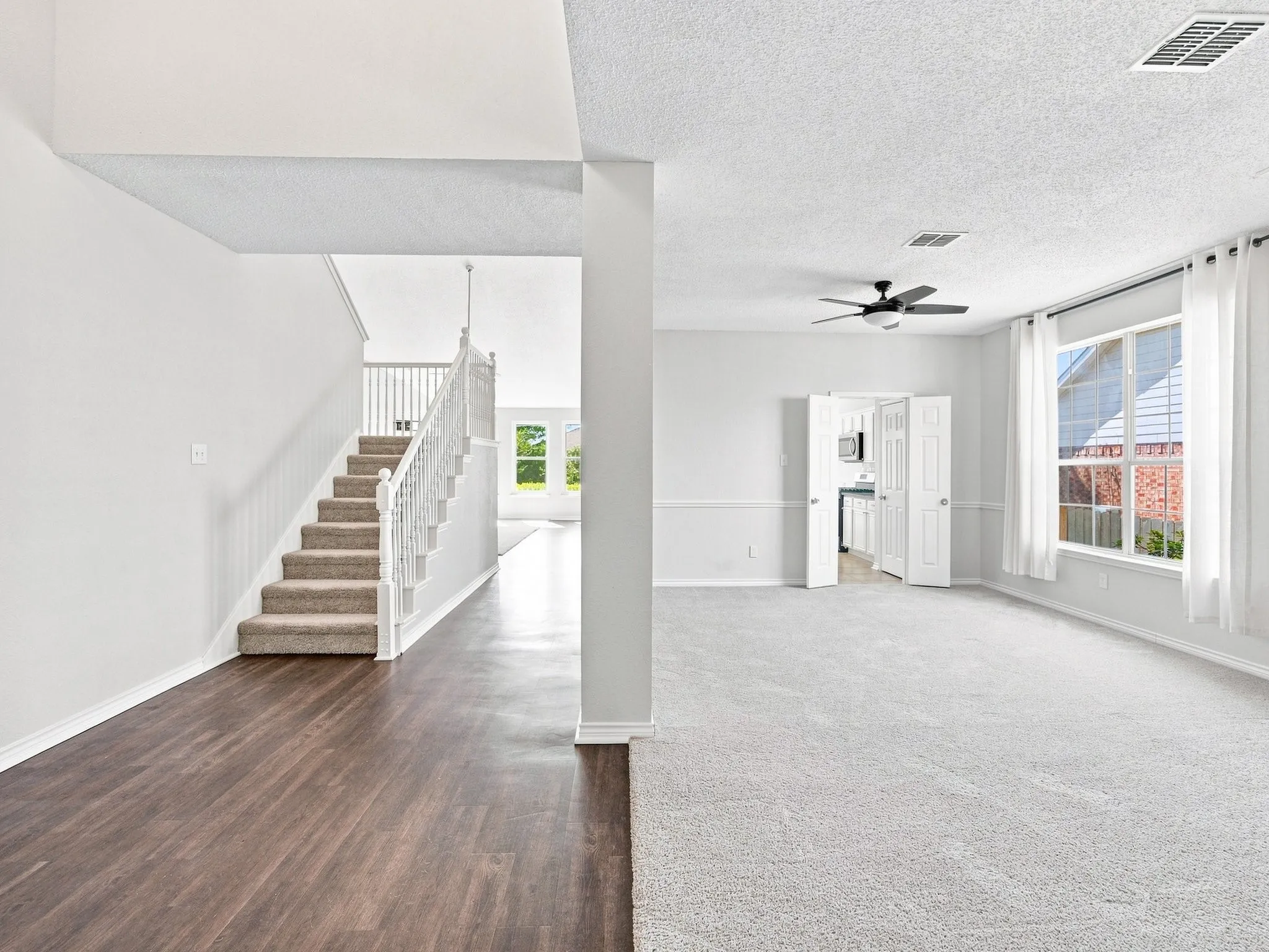 Single Family Residence For Sale in Tarrant County , 7129 Sundance Lane, Fort Worth, Texas 76179, 4 Bedroom, 3 Bathroom, 3 Garage spaces, 3,093 Sqft, built in 2000, mls#21356340, Real Estate Agent in Fort Worth, Homes For Sale in Tarrant county, Homes For Sale in Fort Worth, Realtor in Fort Worth Texas, Real Estate Brokerage Independent Realty Texas, Luminita Cordes Realtor