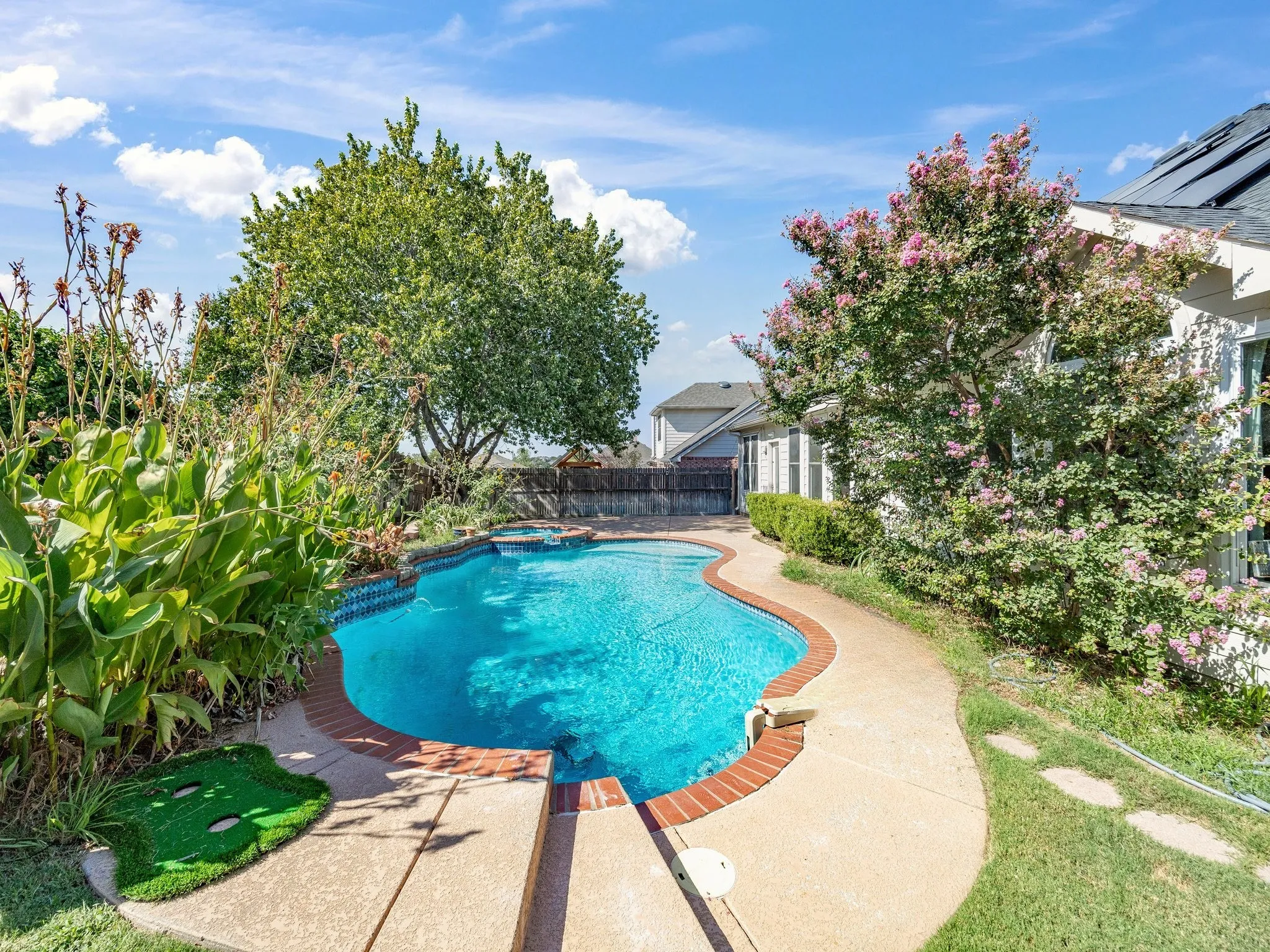 Single Family Residence For Sale in Tarrant County , 7129 Sundance Lane, Fort Worth, Texas 76179, 4 Bedroom, 3 Bathroom, 3 Garage spaces, 3,093 Sqft, built in 2000, mls#21356340, Real Estate Agent in Fort Worth, Homes For Sale in Tarrant county, Homes For Sale in Fort Worth, Realtor in Fort Worth Texas, Real Estate Brokerage Independent Realty Texas, Luminita Cordes Realtor