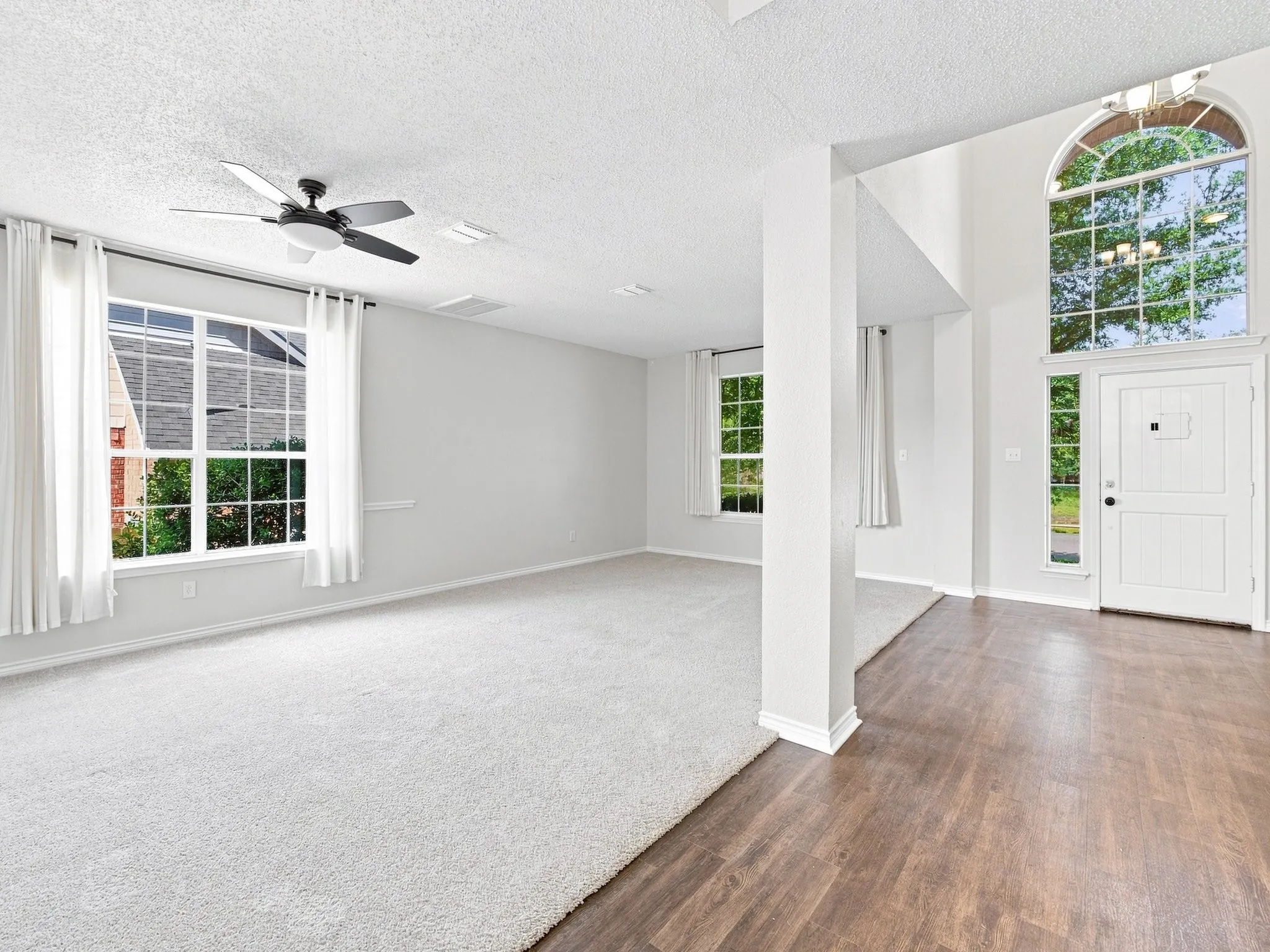 Single Family Residence For Sale in Tarrant County , 7129 Sundance Lane, Fort Worth, Texas 76179, 4 Bedroom, 3 Bathroom, 3 Garage spaces, 3,093 Sqft, built in 2000, mls#21356340, Real Estate Agent in Fort Worth, Homes For Sale in Tarrant county, Homes For Sale in Fort Worth, Realtor in Fort Worth Texas, Real Estate Brokerage Independent Realty Texas, Luminita Cordes Realtor