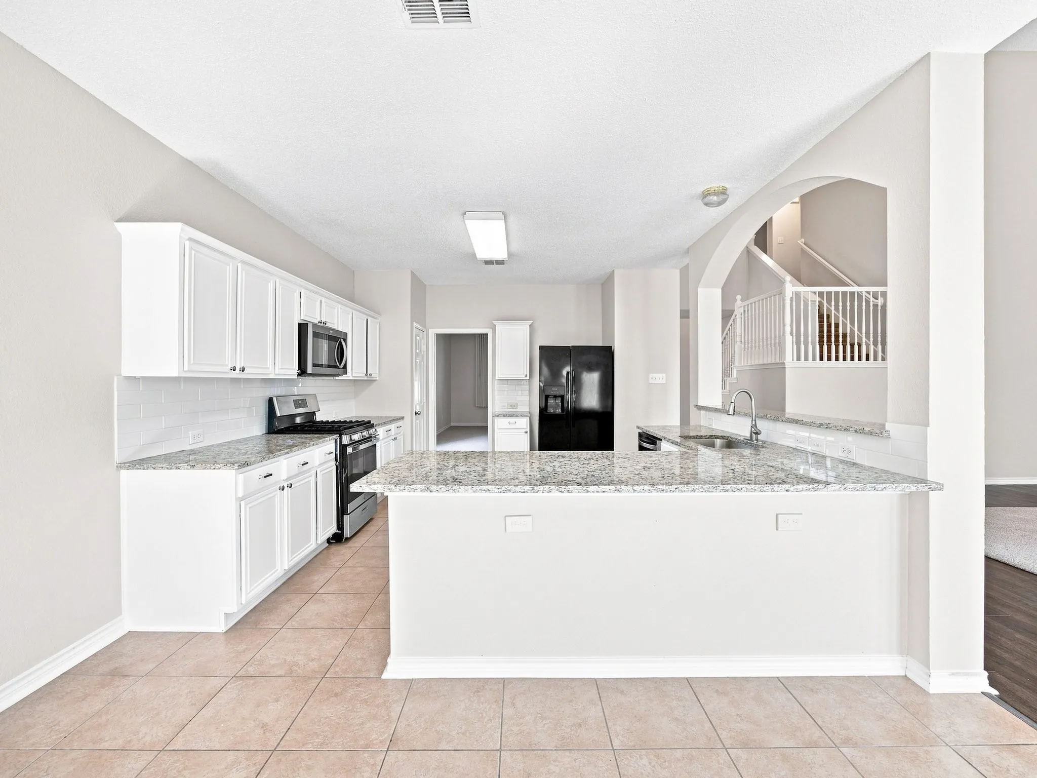 Single Family Residence For Sale in Tarrant County , 7129 Sundance Lane, Fort Worth, Texas 76179, 4 Bedroom, 3 Bathroom, 3 Garage spaces, 3,093 Sqft, built in 2000, mls#21356340, Real Estate Agent in Fort Worth, Homes For Sale in Tarrant county, Homes For Sale in Fort Worth, Realtor in Fort Worth Texas, Real Estate Brokerage Independent Realty Texas, Luminita Cordes Realtor