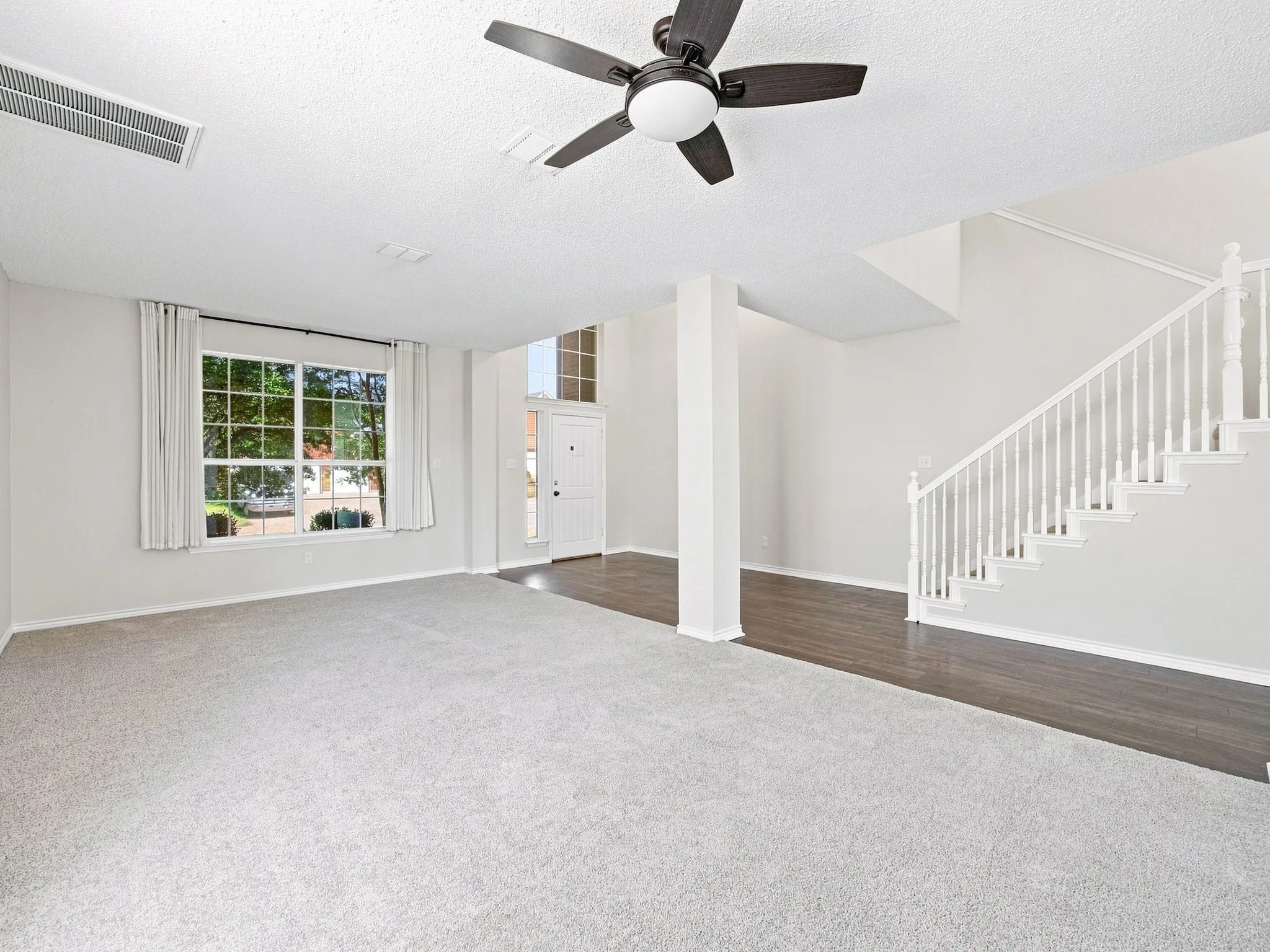 Single Family Residence For Sale in Tarrant County , 7129 Sundance Lane, Fort Worth, Texas 76179, 4 Bedroom, 3 Bathroom, 3 Garage spaces, 3,093 Sqft, built in 2000, mls#21356340, Real Estate Agent in Fort Worth, Homes For Sale in Tarrant county, Homes For Sale in Fort Worth, Realtor in Fort Worth Texas, Real Estate Brokerage Independent Realty Texas, Luminita Cordes Realtor