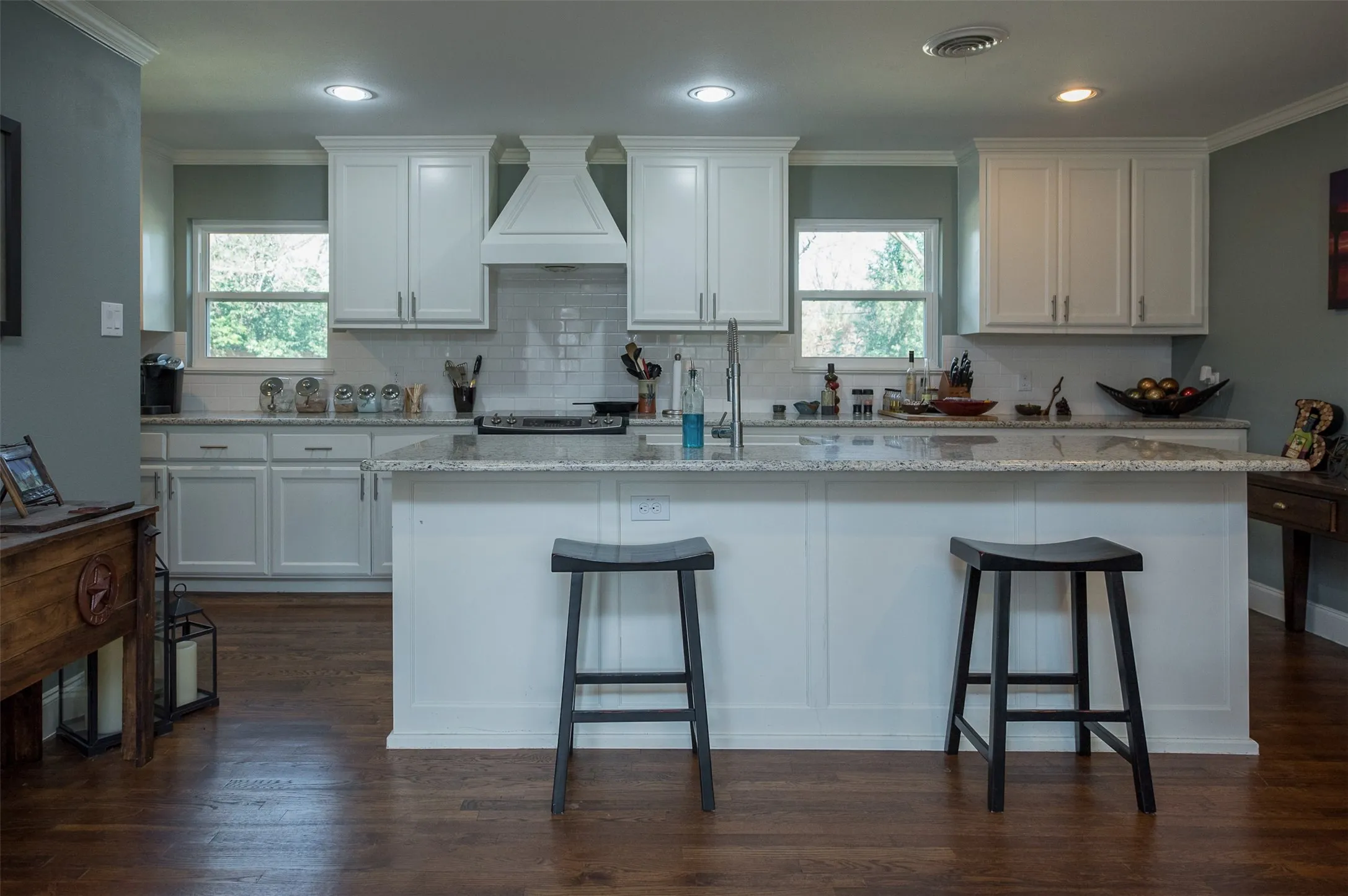 Single Family Residence For Rent in Tarrant County , 3540 Rashti Court, Fort Worth, Texas 76109, 3 Bedroom, 2 Bathroom, 1 Garage spaces, 1,366 Sqft, built in 1949, mls#21364284, Real Estate Agent in Fort Worth, Homes For Rent in Tarrant county, Homes For Rent in Fort Worth, Realtor in Fort Worth Texas, Real Estate Brokerage Independent Realty Texas, Luminita Cordes Realtor