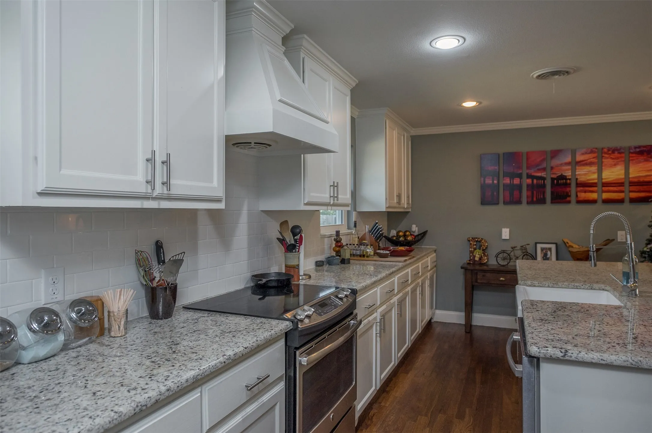 Single Family Residence For Rent in Tarrant County , 3540 Rashti Court, Fort Worth, Texas 76109, 3 Bedroom, 2 Bathroom, 1 Garage spaces, 1,366 Sqft, built in 1949, mls#21364284, Real Estate Agent in Fort Worth, Homes For Rent in Tarrant county, Homes For Rent in Fort Worth, Realtor in Fort Worth Texas, Real Estate Brokerage Independent Realty Texas, Luminita Cordes Realtor