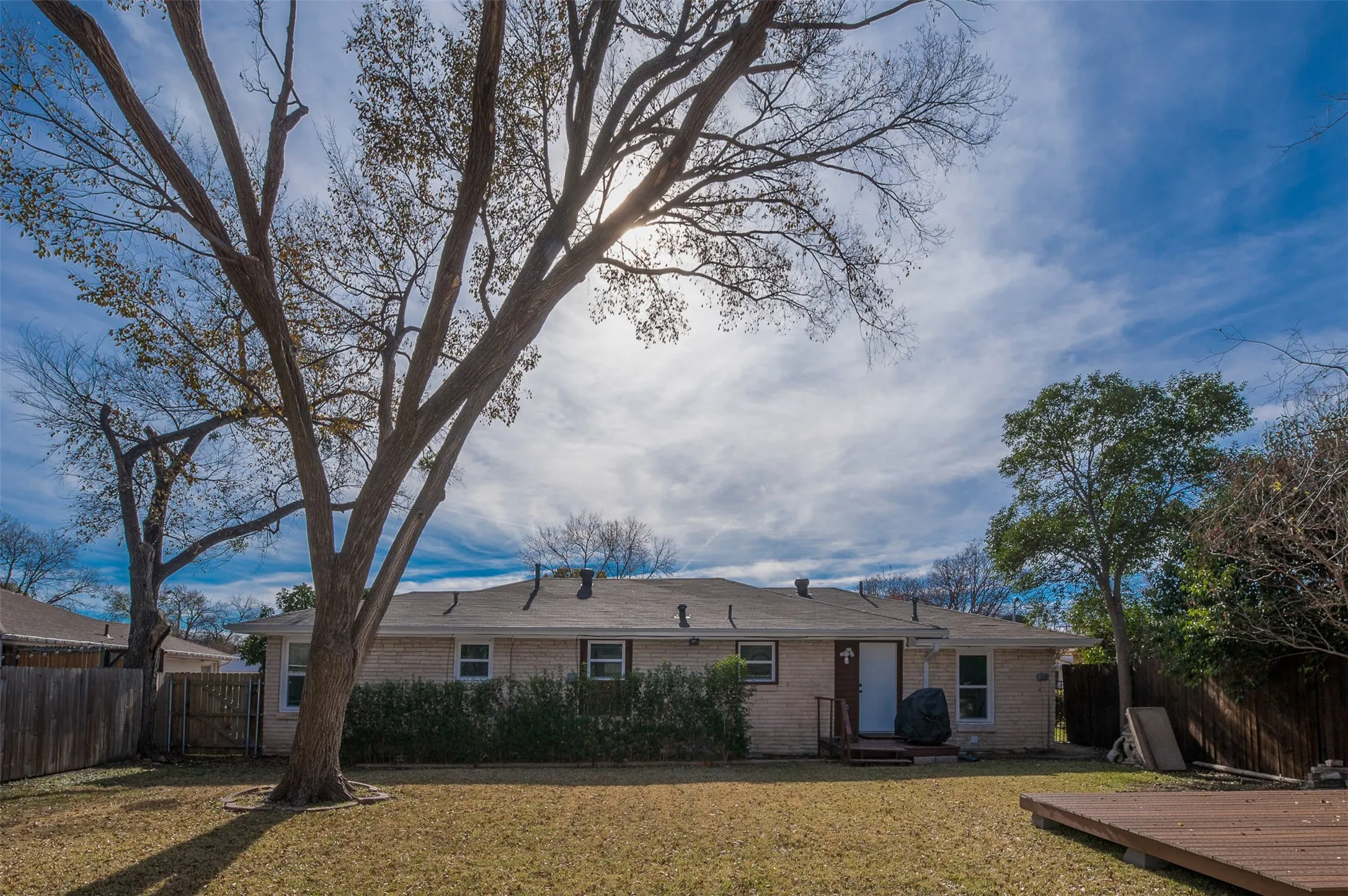 Single Family Residence For Rent in Tarrant County , 3540 Rashti Court, Fort Worth, Texas 76109, 3 Bedroom, 2 Bathroom, 1 Garage spaces, 1,366 Sqft, built in 1949, mls#21364284, Real Estate Agent in Fort Worth, Homes For Rent in Tarrant county, Homes For Rent in Fort Worth, Realtor in Fort Worth Texas, Real Estate Brokerage Independent Realty Texas, Luminita Cordes Realtor