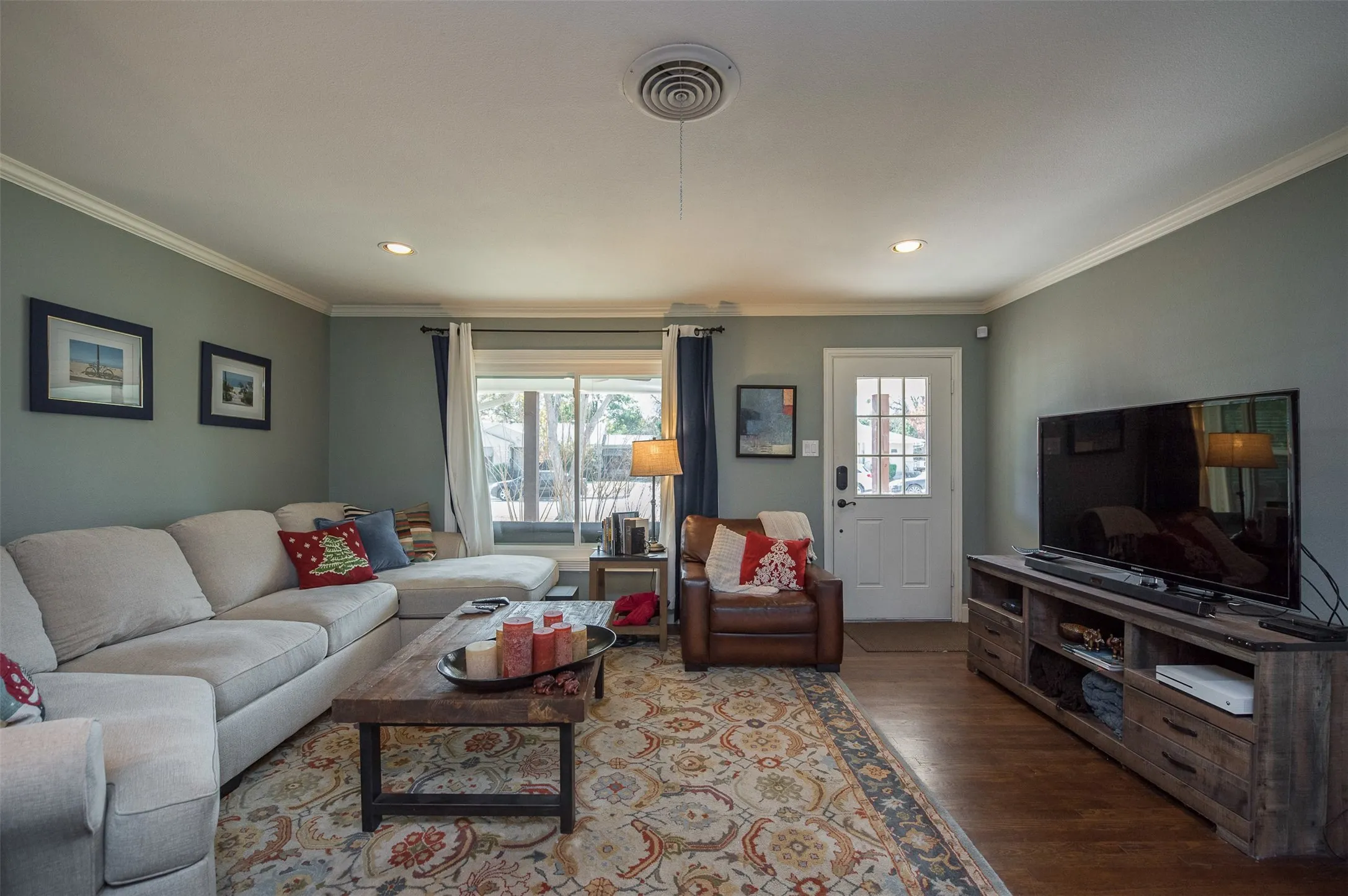 Single Family Residence For Rent in Tarrant County , 3540 Rashti Court, Fort Worth, Texas 76109, 3 Bedroom, 2 Bathroom, 1 Garage spaces, 1,366 Sqft, built in 1949, mls#21364284, Real Estate Agent in Fort Worth, Homes For Rent in Tarrant county, Homes For Rent in Fort Worth, Realtor in Fort Worth Texas, Real Estate Brokerage Independent Realty Texas, Luminita Cordes Realtor