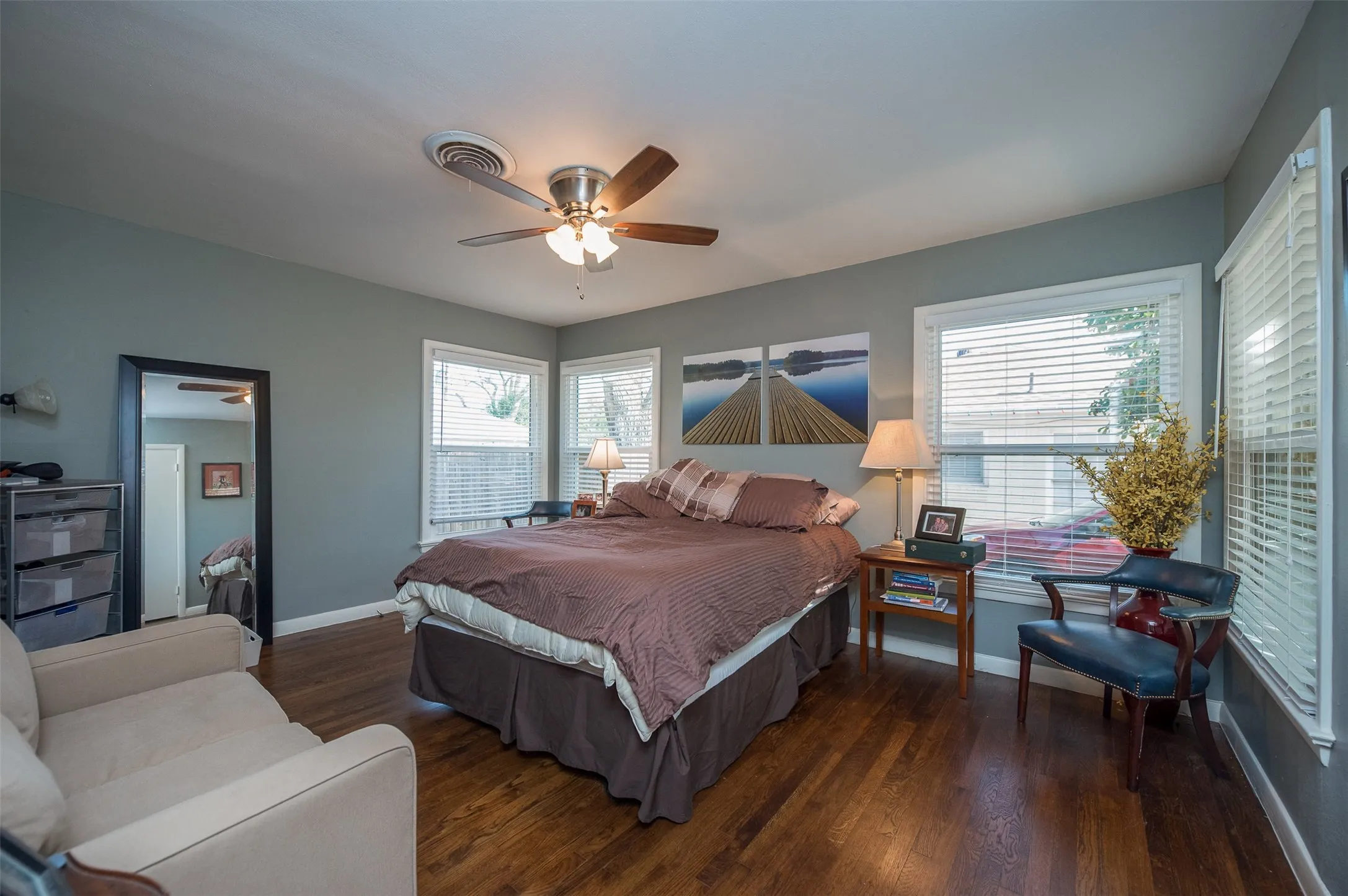 Single Family Residence For Rent in Tarrant County , 3540 Rashti Court, Fort Worth, Texas 76109, 3 Bedroom, 2 Bathroom, 1 Garage spaces, 1,366 Sqft, built in 1949, mls#21364284, Real Estate Agent in Fort Worth, Homes For Rent in Tarrant county, Homes For Rent in Fort Worth, Realtor in Fort Worth Texas, Real Estate Brokerage Independent Realty Texas, Luminita Cordes Realtor