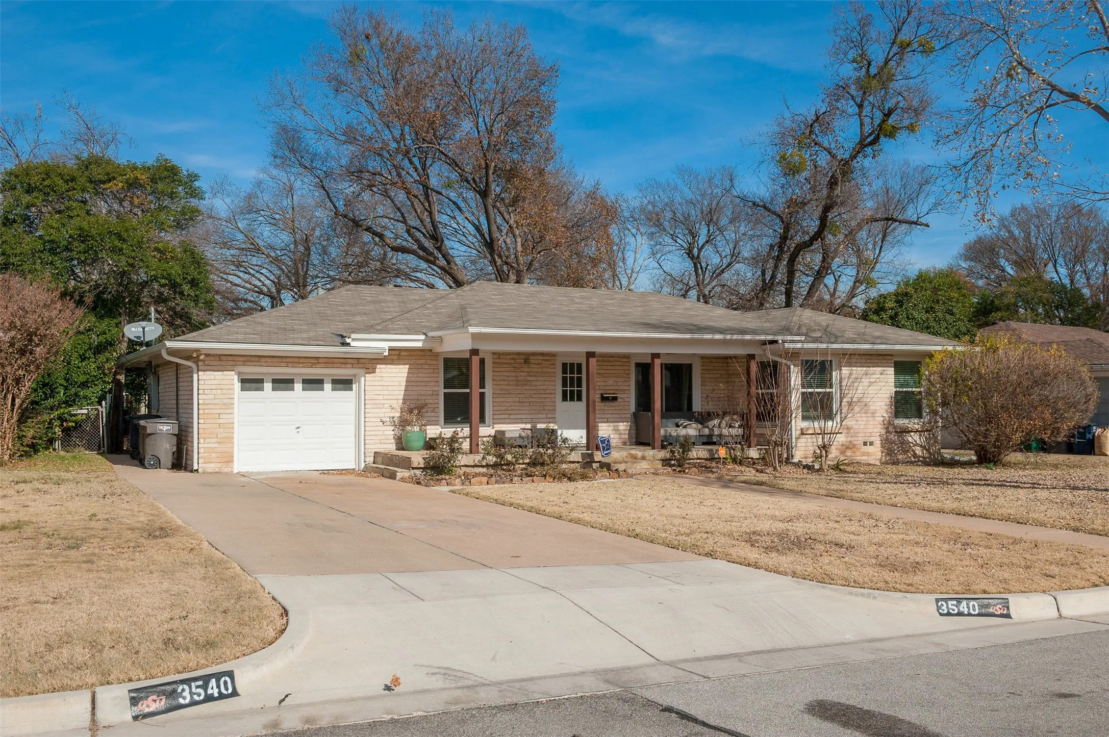 Single Family Residence For Rent in Tarrant County , 3540 Rashti Court, Fort Worth, Texas 76109, 3 Bedroom, 2 Bathroom, 1 Garage spaces, 1,366 Sqft, built in 1949, mls#21364284, Real Estate Agent in Fort Worth, Homes For Rent in Tarrant county, Homes For Rent in Fort Worth, Realtor in Fort Worth Texas, Real Estate Brokerage Independent Realty Texas, Luminita Cordes Realtor