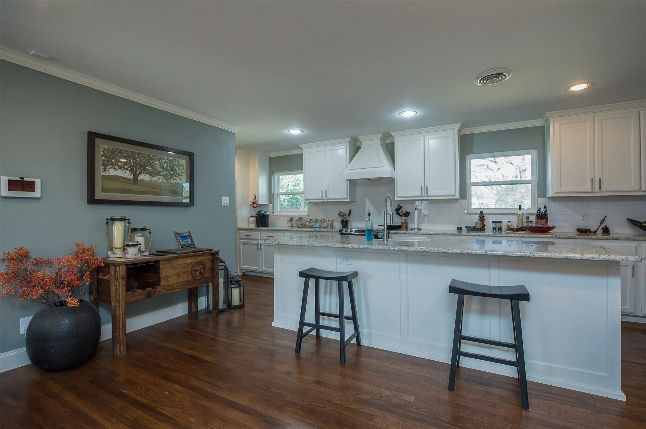 Single Family Residence For Rent in Tarrant County , 3540 Rashti Court, Fort Worth, Texas 76109, 3 Bedroom, 2 Bathroom, 1 Garage spaces, 1,366 Sqft, built in 1949, mls#21364284, Real Estate Agent in Fort Worth, Homes For Rent in Tarrant county, Homes For Rent in Fort Worth, Realtor in Fort Worth Texas, Real Estate Brokerage Independent Realty Texas, Luminita Cordes Realtor