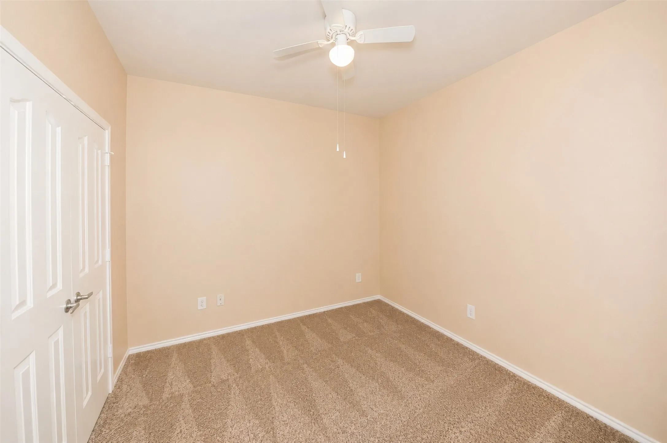 Single Family Residence For Rent in Tarrant County , 12808 Old Macgregor Lane, Fort Worth, Texas 76244, 4 Bedroom, 2 Bathroom, 2 Garage spaces, 1,673 Sqft, built in 2006, mls#21364528, Real Estate Agent in Fort Worth, Homes For Rent in Tarrant county, Homes For Rent in Fort Worth, Realtor in Fort Worth Texas, Real Estate Brokerage Independent Realty Texas, Luminita Cordes Realtor