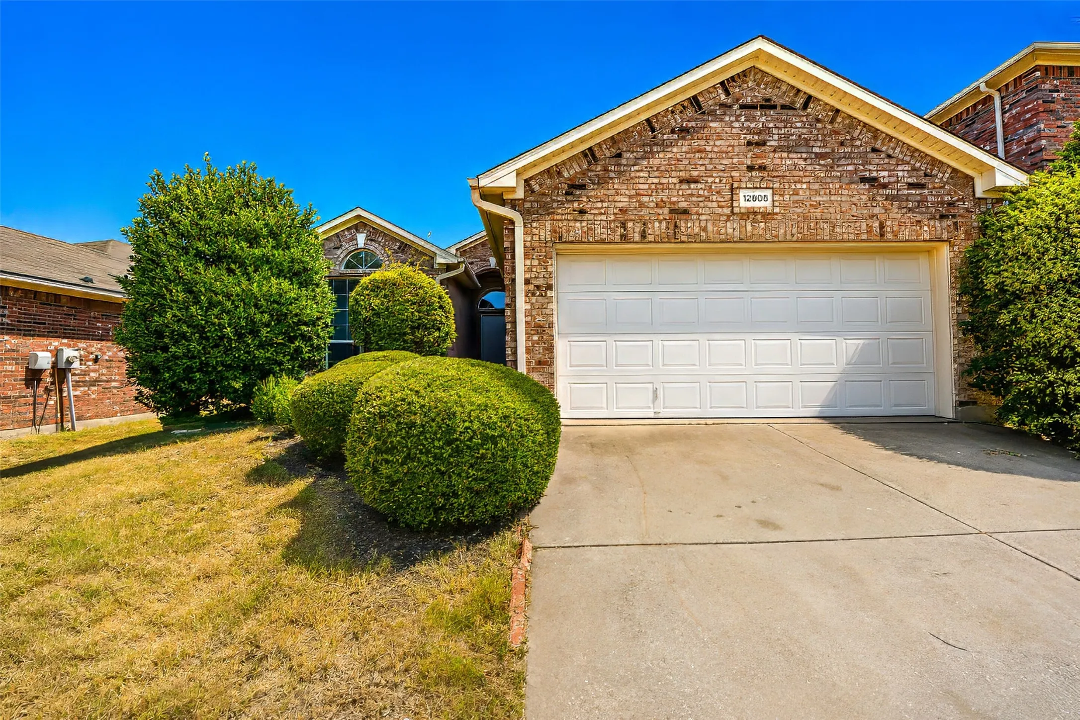 Single Family Residence For Rent in Tarrant County , 12808 Old Macgregor Lane, Fort Worth, Texas 76244, 4 Bedroom, 2 Bathroom, 2 Garage spaces, 1,673 Sqft, built in 2006, mls#21364528, Real Estate Agent in Fort Worth, Homes For Rent in Tarrant county, Homes For Rent in Fort Worth, Realtor in Fort Worth Texas, Real Estate Brokerage Independent Realty Texas, Luminita Cordes Realtor