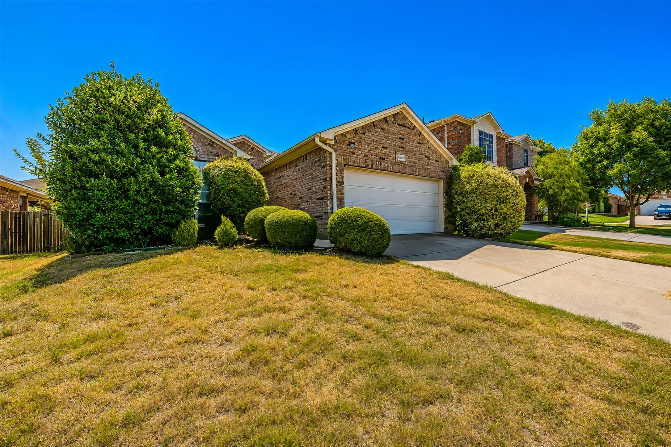 Single Family Residence For Rent in Tarrant County , 12808 Old Macgregor Lane, Fort Worth, Texas 76244, 4 Bedroom, 2 Bathroom, 2 Garage spaces, 1,673 Sqft, built in 2006, mls#21364528, Real Estate Agent in Fort Worth, Homes For Rent in Tarrant county, Homes For Rent in Fort Worth, Realtor in Fort Worth Texas, Real Estate Brokerage Independent Realty Texas, Luminita Cordes Realtor