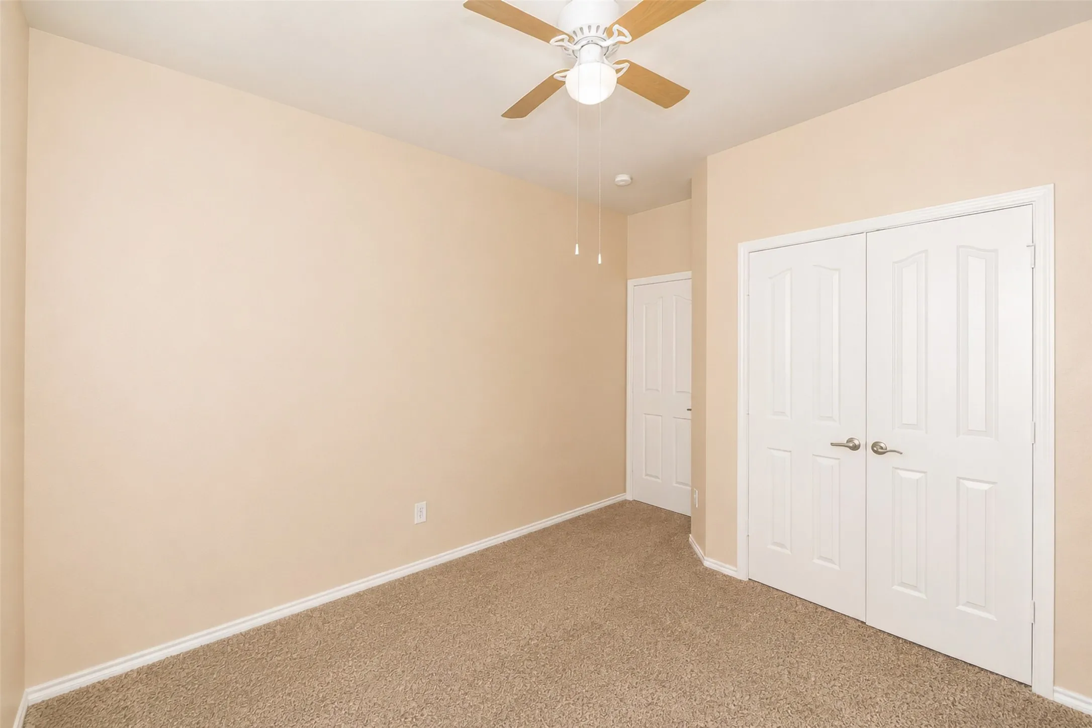 Single Family Residence For Rent in Tarrant County , 12808 Old Macgregor Lane, Fort Worth, Texas 76244, 4 Bedroom, 2 Bathroom, 2 Garage spaces, 1,673 Sqft, built in 2006, mls#21364528, Real Estate Agent in Fort Worth, Homes For Rent in Tarrant county, Homes For Rent in Fort Worth, Realtor in Fort Worth Texas, Real Estate Brokerage Independent Realty Texas, Luminita Cordes Realtor
