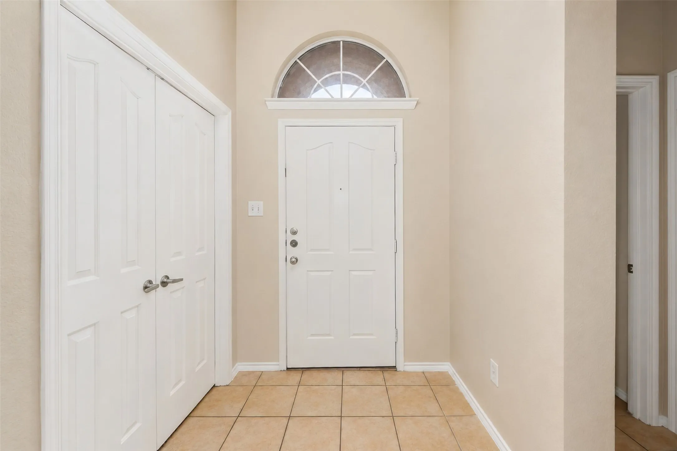 Single Family Residence For Rent in Tarrant County , 12808 Old Macgregor Lane, Fort Worth, Texas 76244, 4 Bedroom, 2 Bathroom, 2 Garage spaces, 1,673 Sqft, built in 2006, mls#21364528, Real Estate Agent in Fort Worth, Homes For Rent in Tarrant county, Homes For Rent in Fort Worth, Realtor in Fort Worth Texas, Real Estate Brokerage Independent Realty Texas, Luminita Cordes Realtor