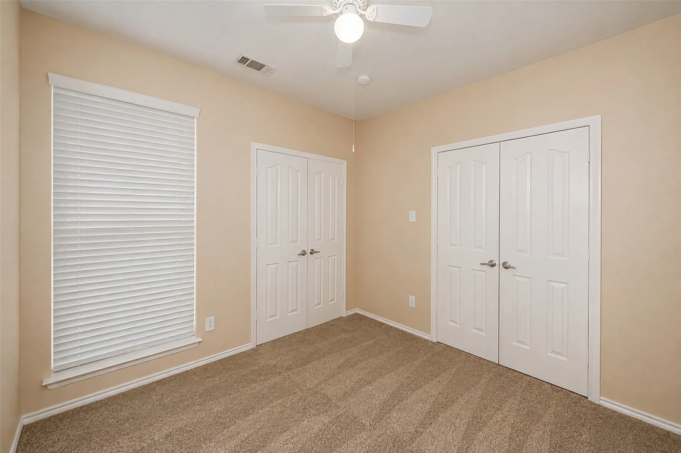 Single Family Residence For Rent in Tarrant County , 12808 Old Macgregor Lane, Fort Worth, Texas 76244, 4 Bedroom, 2 Bathroom, 2 Garage spaces, 1,673 Sqft, built in 2006, mls#21364528, Real Estate Agent in Fort Worth, Homes For Rent in Tarrant county, Homes For Rent in Fort Worth, Realtor in Fort Worth Texas, Real Estate Brokerage Independent Realty Texas, Luminita Cordes Realtor