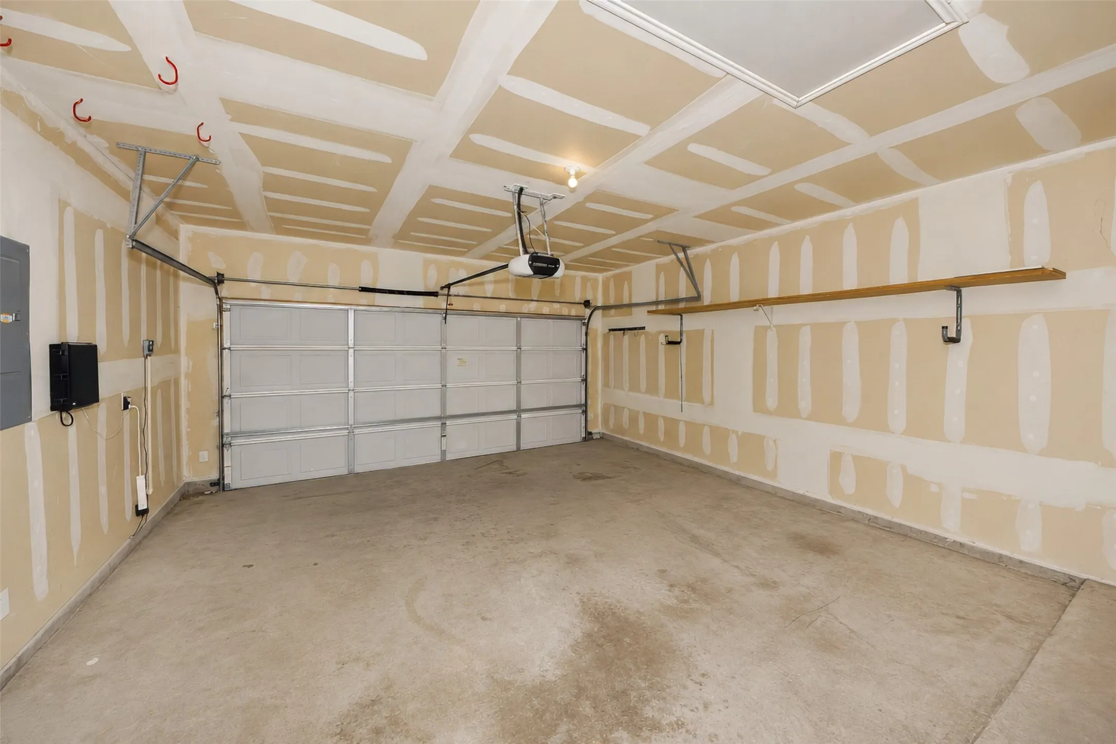 Single Family Residence For Rent in Tarrant County , 12808 Old Macgregor Lane, Fort Worth, Texas 76244, 4 Bedroom, 2 Bathroom, 2 Garage spaces, 1,673 Sqft, built in 2006, mls#21364528, Real Estate Agent in Fort Worth, Homes For Rent in Tarrant county, Homes For Rent in Fort Worth, Realtor in Fort Worth Texas, Real Estate Brokerage Independent Realty Texas, Luminita Cordes Realtor