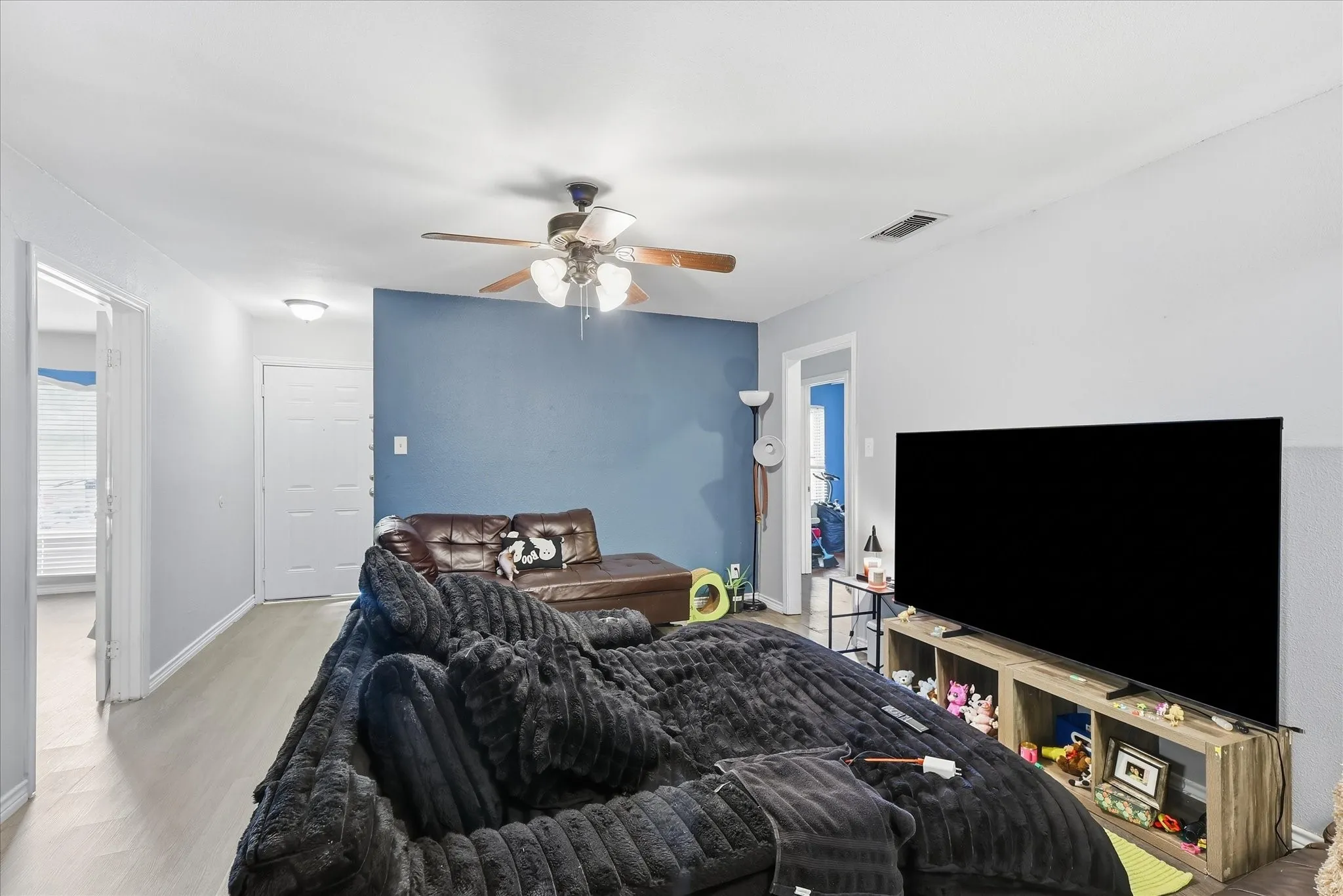 Single Family Residence For Sale in Denton County , 921 Baldwin Street, Denton, Texas 76205, 3 Bedroom, 1 Bathroom, Garage spaces, 1,015 Sqft, built in 1983, mls#21357724, Real Estate Agent in Denton, Homes For Sale in Denton county, Homes For Sale in Denton, Realtor in Denton Texas, Real Estate Brokerage Independent Realty Texas, Luminita Cordes Realtor