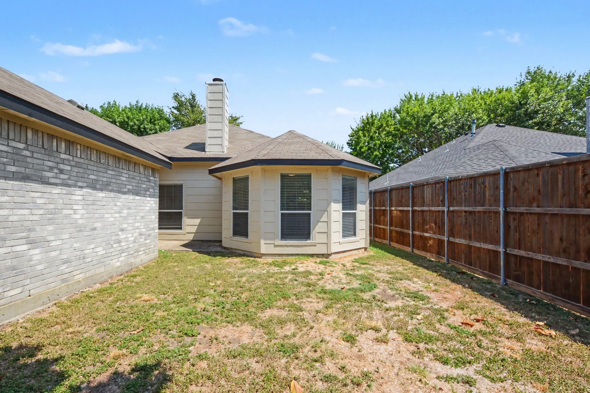 Single Family Residence For Sale in Collin County , 1614 Woodhaven Court, Allen, Texas 75002, 3 Bedroom, 2 Bathroom, 2 Garage spaces, 1,875 Sqft, built in 2001, mls#21367738, Real Estate Agent in Allen, Homes For Sale in Collin county, Homes For Sale in Allen, Realtor in Allen Texas, Real Estate Brokerage Independent Realty Texas, Luminita Cordes Realtor