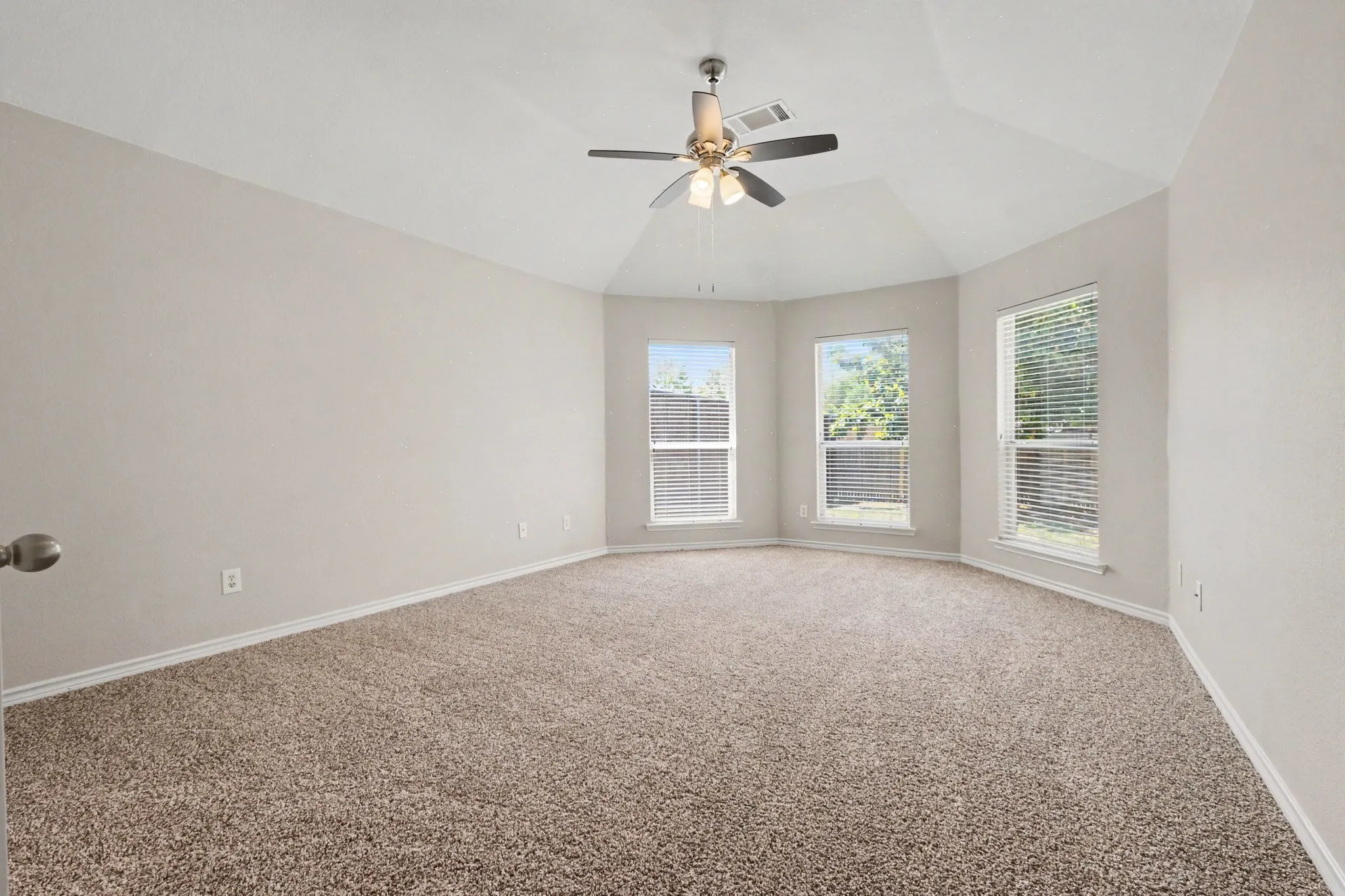 Single Family Residence For Sale in Collin County , 1614 Woodhaven Court, Allen, Texas 75002, 3 Bedroom, 2 Bathroom, 2 Garage spaces, 1,875 Sqft, built in 2001, mls#21367738, Real Estate Agent in Allen, Homes For Sale in Collin county, Homes For Sale in Allen, Realtor in Allen Texas, Real Estate Brokerage Independent Realty Texas, Luminita Cordes Realtor