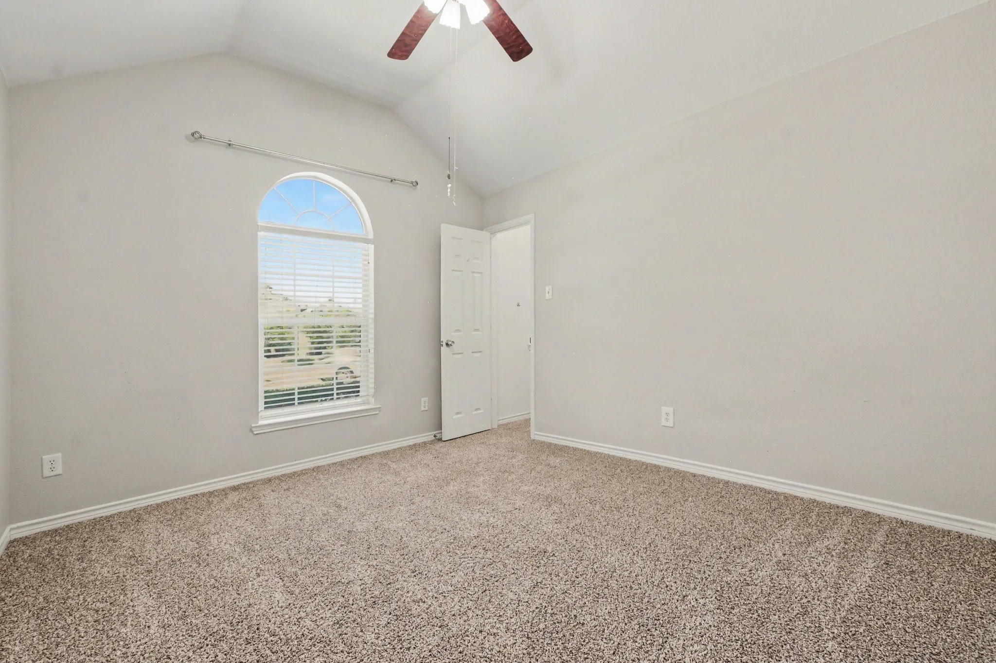 Single Family Residence For Sale in Collin County , 1614 Woodhaven Court, Allen, Texas 75002, 3 Bedroom, 2 Bathroom, 2 Garage spaces, 1,875 Sqft, built in 2001, mls#21367738, Real Estate Agent in Allen, Homes For Sale in Collin county, Homes For Sale in Allen, Realtor in Allen Texas, Real Estate Brokerage Independent Realty Texas, Luminita Cordes Realtor
