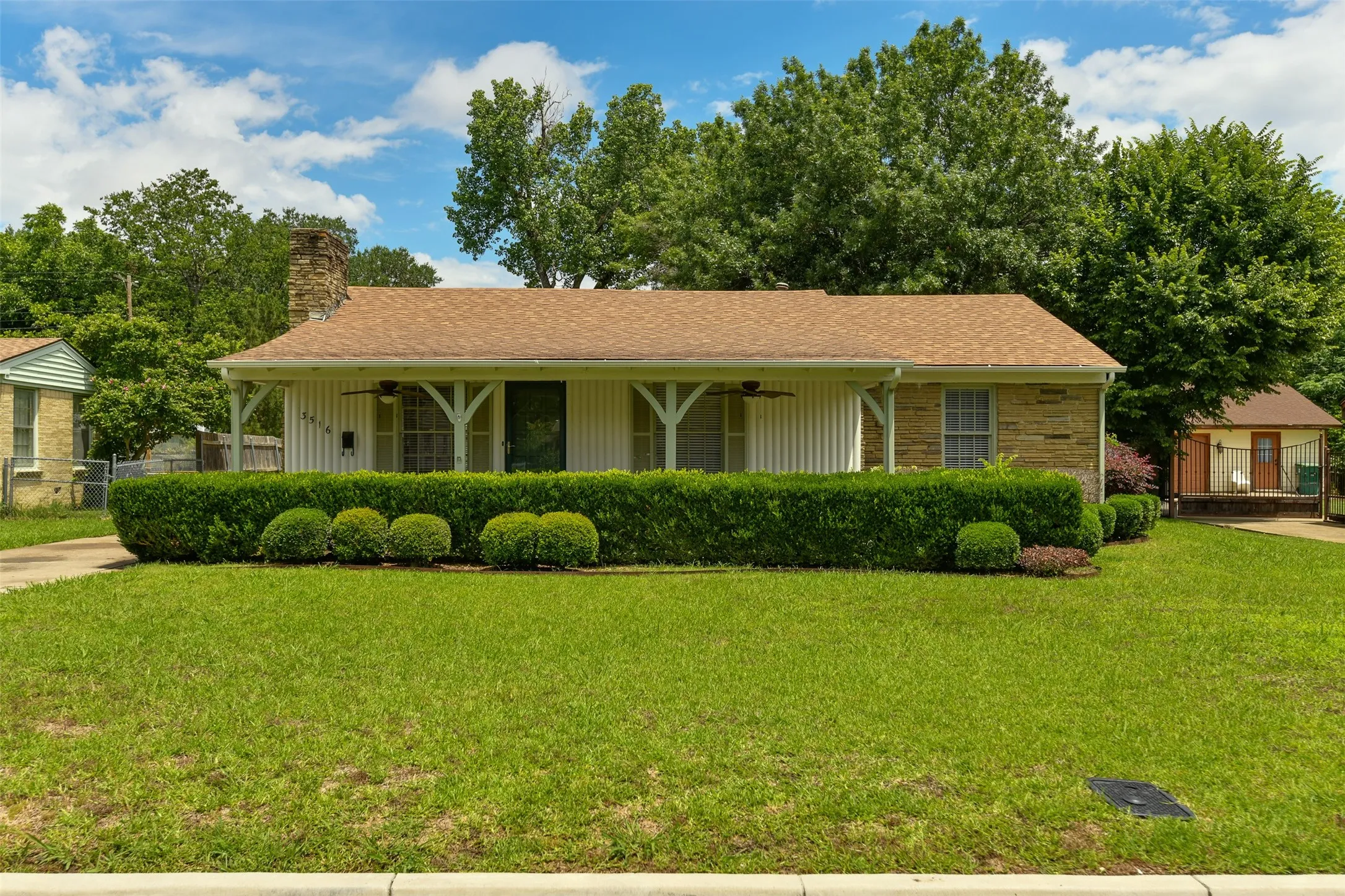Single Family Residence For Rent in Tarrant County , 3516 Rashti Court, Fort Worth, Texas 76109, 3 Bedroom, 2 Bathroom, 2 Garage spaces, 1,545 Sqft, built in 1950, mls#21364266, Real Estate Agent in Fort Worth, Homes For Rent in Tarrant county, Homes For Rent in Fort Worth, Realtor in Fort Worth Texas, Real Estate Brokerage Independent Realty Texas, Luminita Cordes Realtor