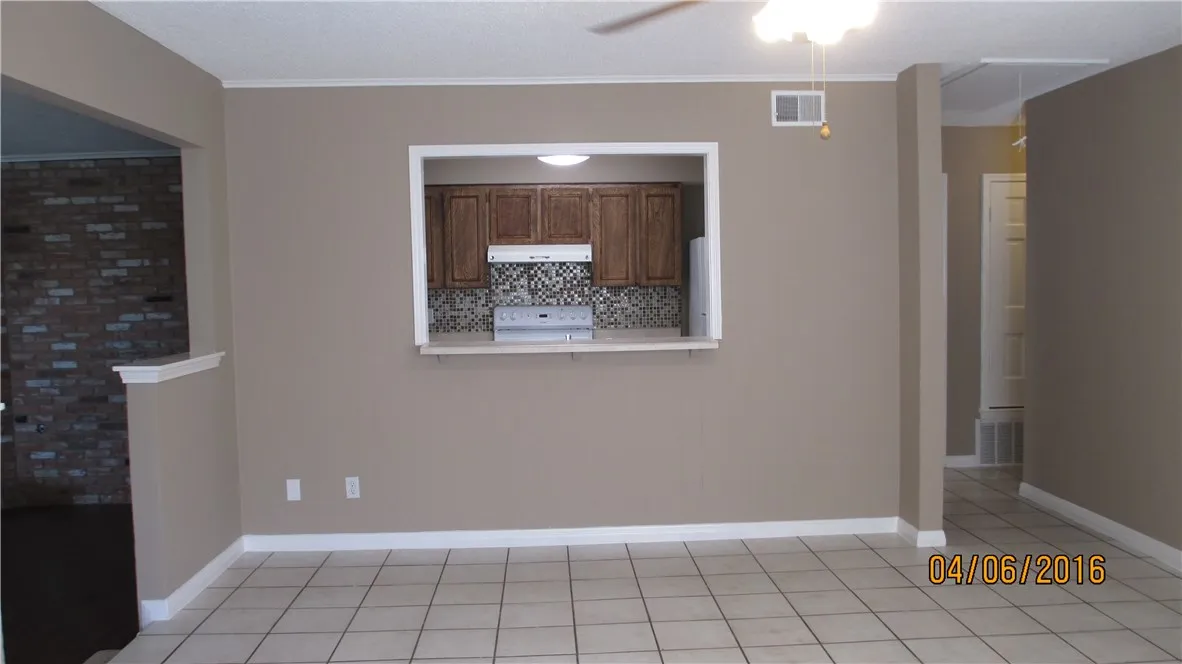 Pass through bar into dining room