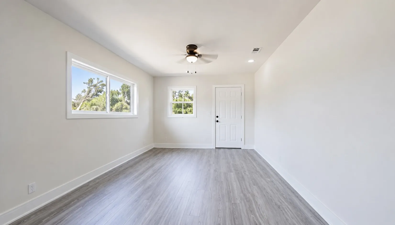 Single Family Residence For Rent in Tarrant County , 7061 Base Street, Azle, Texas 76020, 2 Bedroom, 1 Bathroom, Garage spaces, 780 Sqft, built in 1955, mls#21356563, Real Estate Agent in Azle, Homes For Rent in Tarrant county, Homes For Rent in Azle, Realtor in Azle Texas, Real Estate Brokerage Independent Realty Texas, Luminita Cordes Realtor