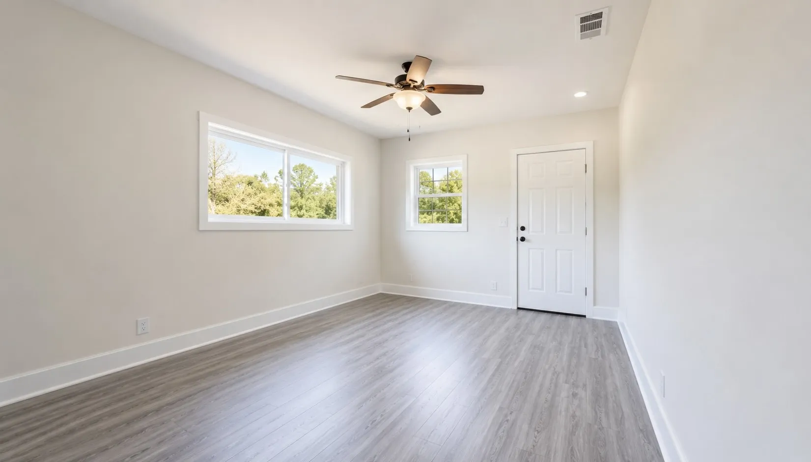 Single Family Residence For Rent in Tarrant County , 7061 Base Street, Azle, Texas 76020, 2 Bedroom, 1 Bathroom, Garage spaces, 780 Sqft, built in 1955, mls#21356563, Real Estate Agent in Azle, Homes For Rent in Tarrant county, Homes For Rent in Azle, Realtor in Azle Texas, Real Estate Brokerage Independent Realty Texas, Luminita Cordes Realtor
