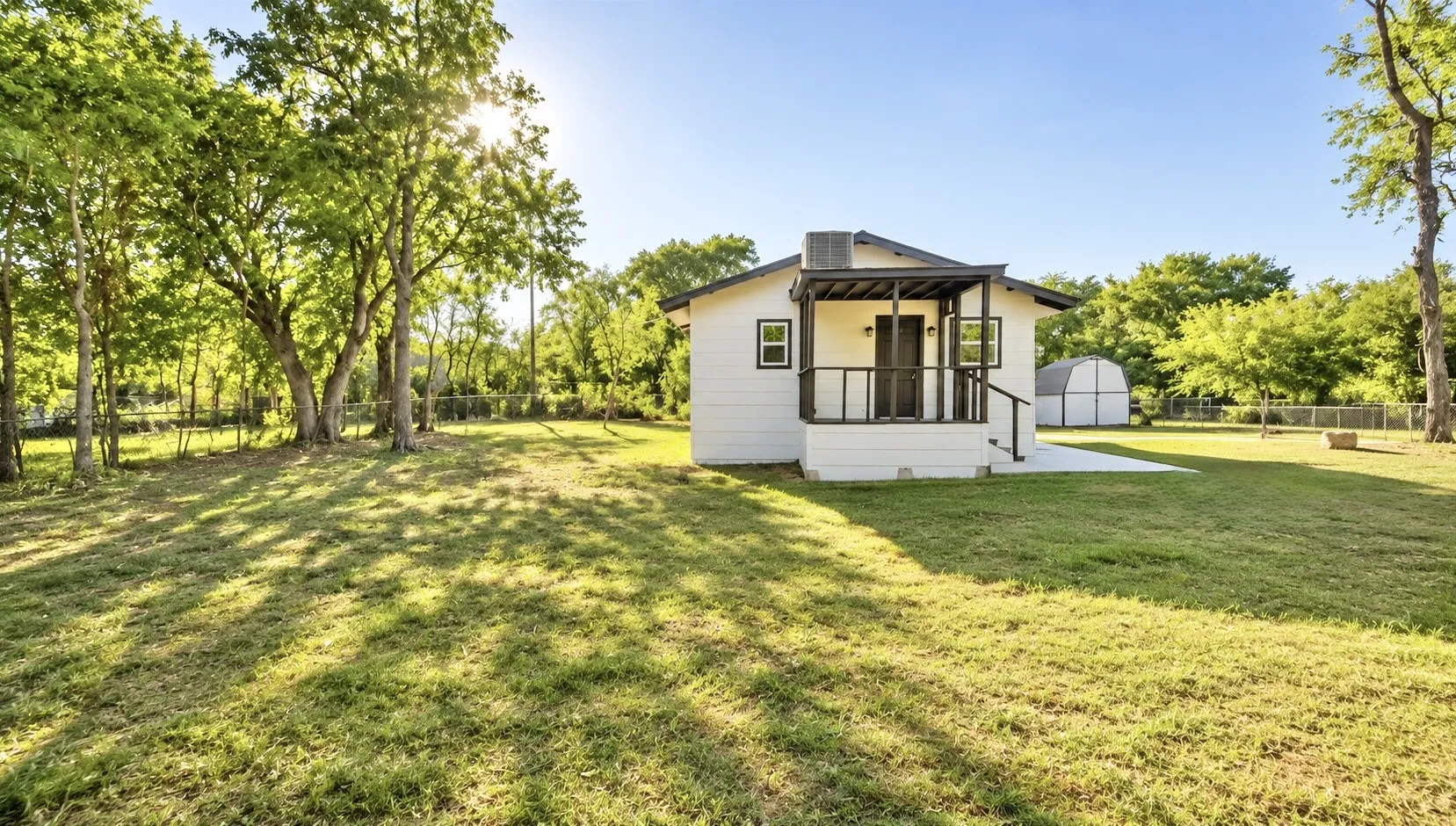 Single Family Residence For Rent in Tarrant County , 7061 Base Street, Azle, Texas 76020, 2 Bedroom, 1 Bathroom, Garage spaces, 780 Sqft, built in 1955, mls#21356563, Real Estate Agent in Azle, Homes For Rent in Tarrant county, Homes For Rent in Azle, Realtor in Azle Texas, Real Estate Brokerage Independent Realty Texas, Luminita Cordes Realtor