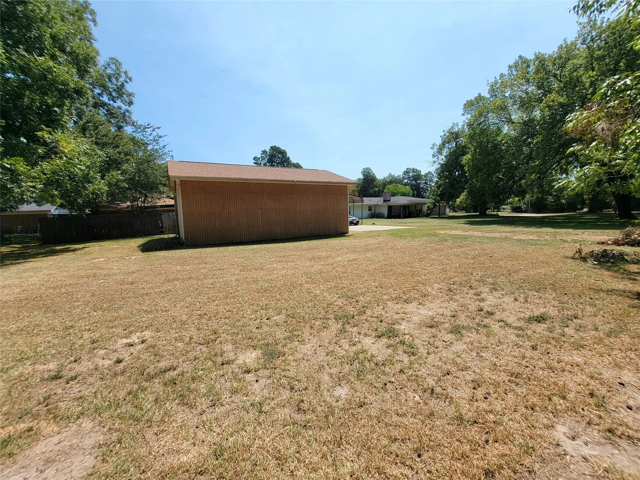 Single Family Residence For Sale in Bowie County , 303 Merrill, New Boston, Texas 75570, 4 Bedroom, 3 Bathroom, 1 Garage spaces, 2,608 Sqft, built in 1974, mls#21367783, Real Estate Agent in New Boston, Homes For Sale in Bowie county, Homes For Sale in New Boston, Realtor in New Boston Texas, Real Estate Brokerage Independent Realty Texas, Luminita Cordes Realtor