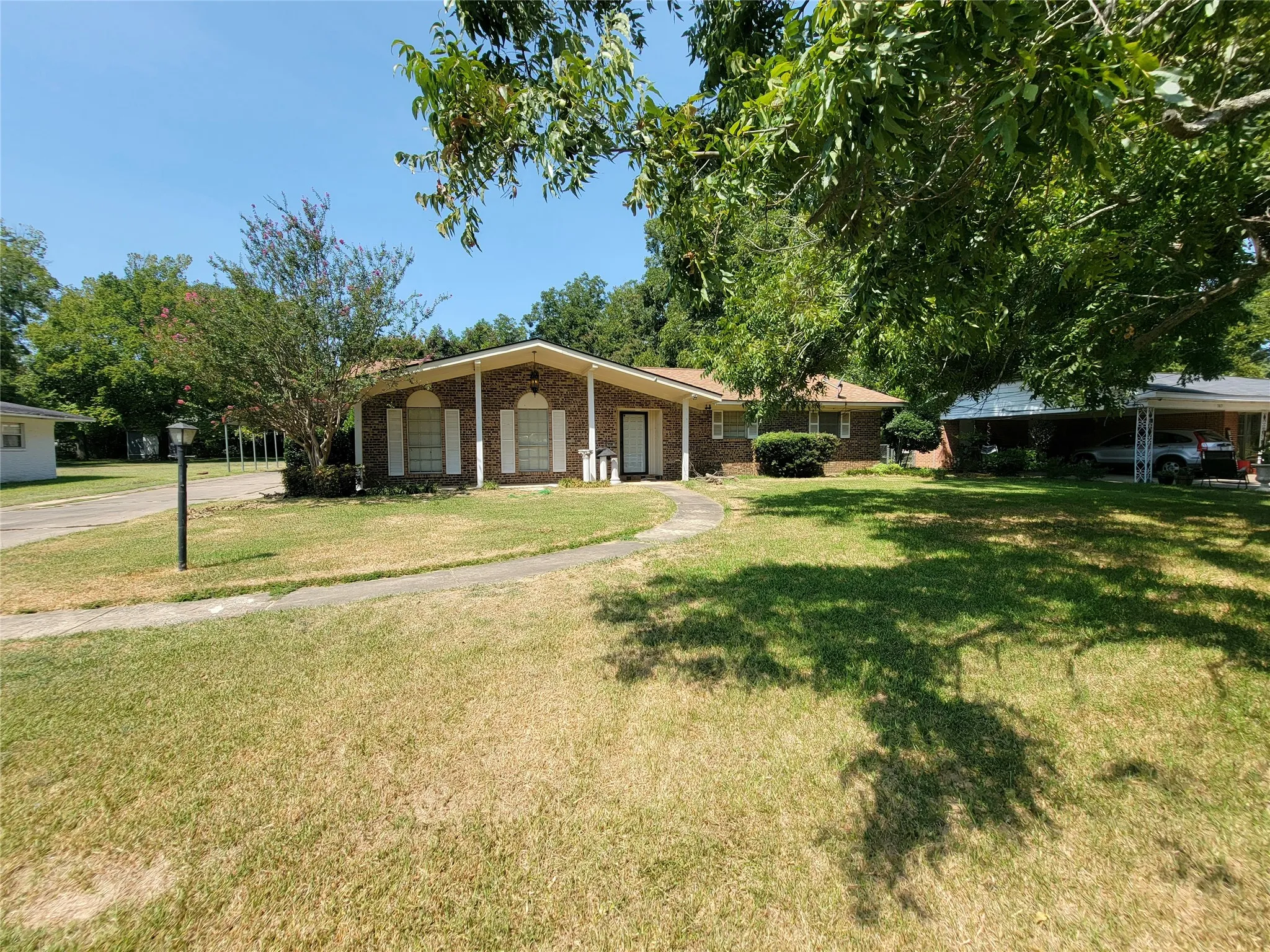 Single Family Residence For Sale in Bowie County , 303 Merrill, New Boston, Texas 75570, 4 Bedroom, 3 Bathroom, 1 Garage spaces, 2,608 Sqft, built in 1974, mls#21367783, Real Estate Agent in New Boston, Homes For Sale in Bowie county, Homes For Sale in New Boston, Realtor in New Boston Texas, Real Estate Brokerage Independent Realty Texas, Luminita Cordes Realtor