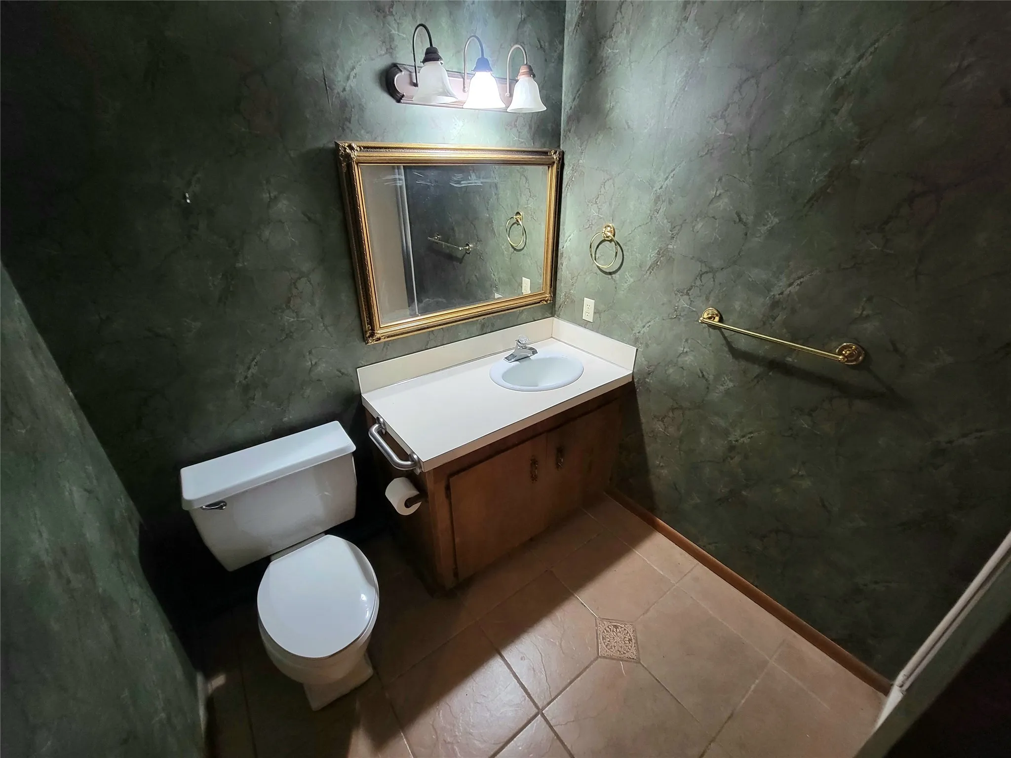 Single Family Residence For Sale in Bowie County , 303 Merrill, New Boston, Texas 75570, 4 Bedroom, 3 Bathroom, 1 Garage spaces, 2,608 Sqft, built in 1974, mls#21367783, Real Estate Agent in New Boston, Homes For Sale in Bowie county, Homes For Sale in New Boston, Realtor in New Boston Texas, Real Estate Brokerage Independent Realty Texas, Luminita Cordes Realtor